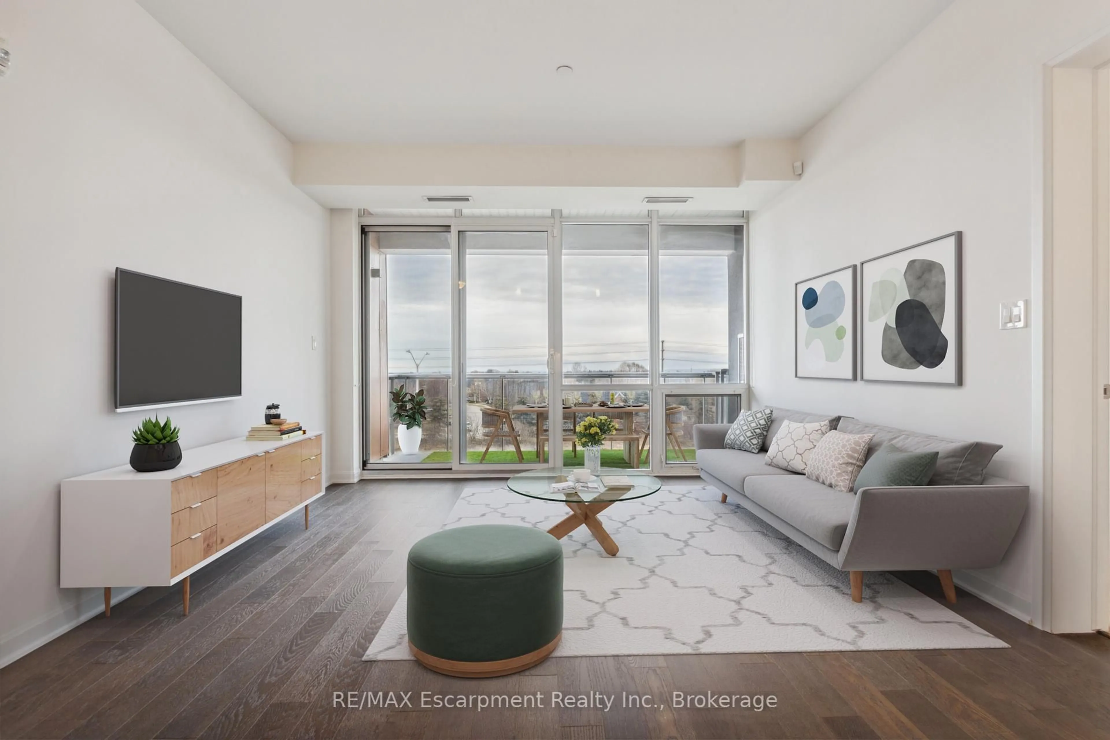 Living room with furniture, unknown for 3028 CREEKSHORE COMMON #309, Oakville Ontario L6M 5K6