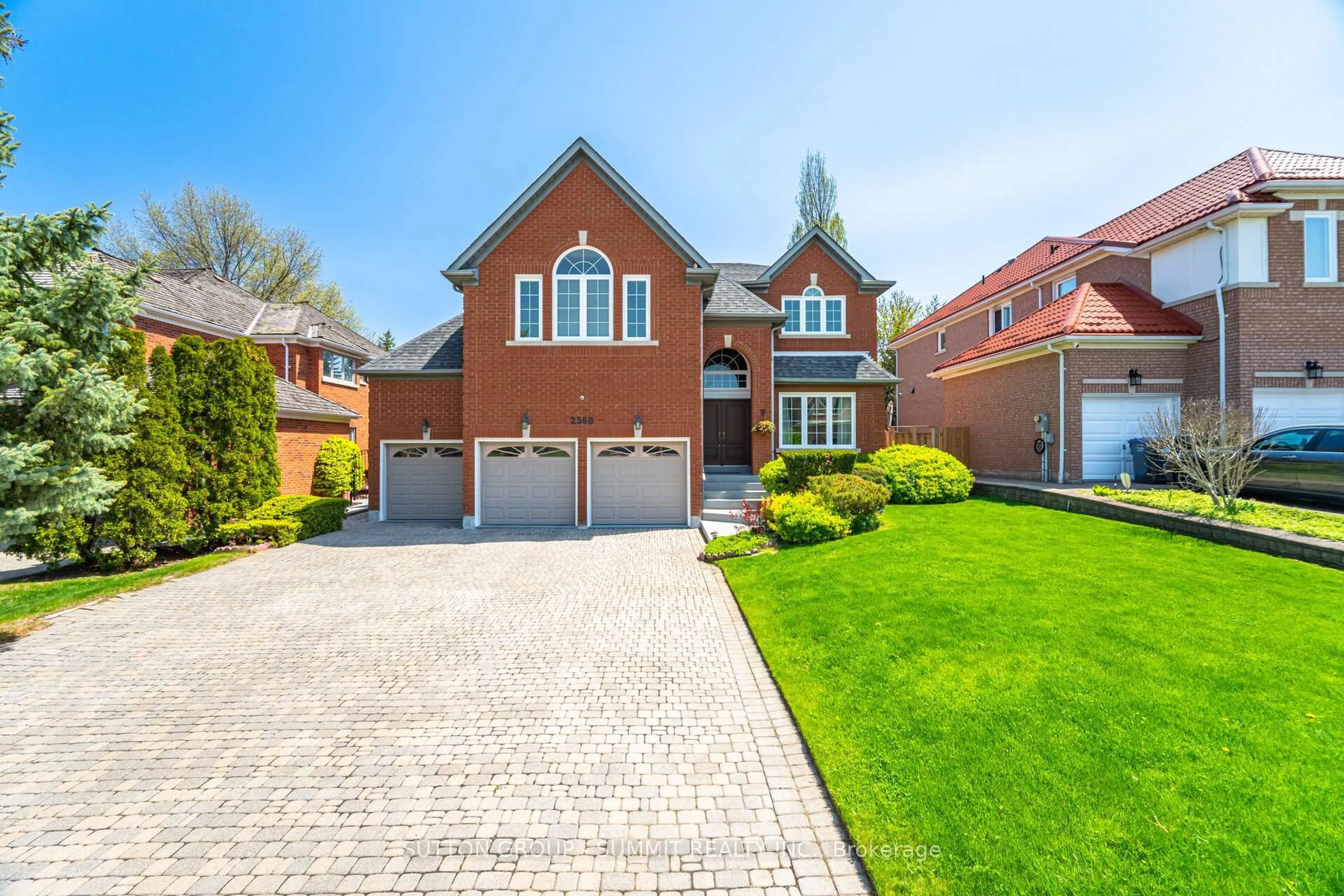 Home with brick exterior material, street for 2360 Silverwood Dr, Mississauga Ontario L5M 5B3