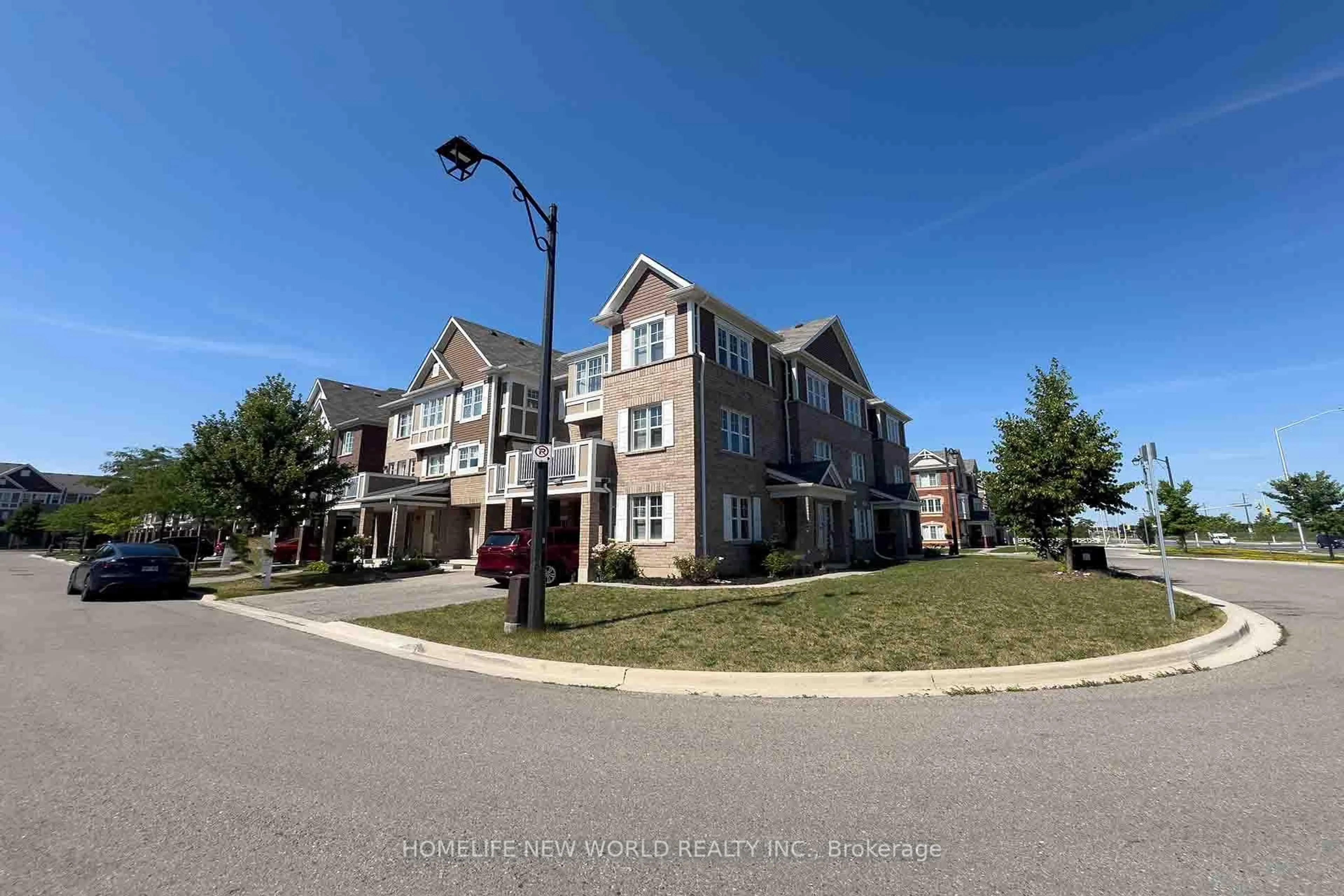 A pic from outside/outdoor area/front of a property/back of a property/a pic from drone, street for 1593 Leblanc Crt, Milton Ontario L9E 0A3