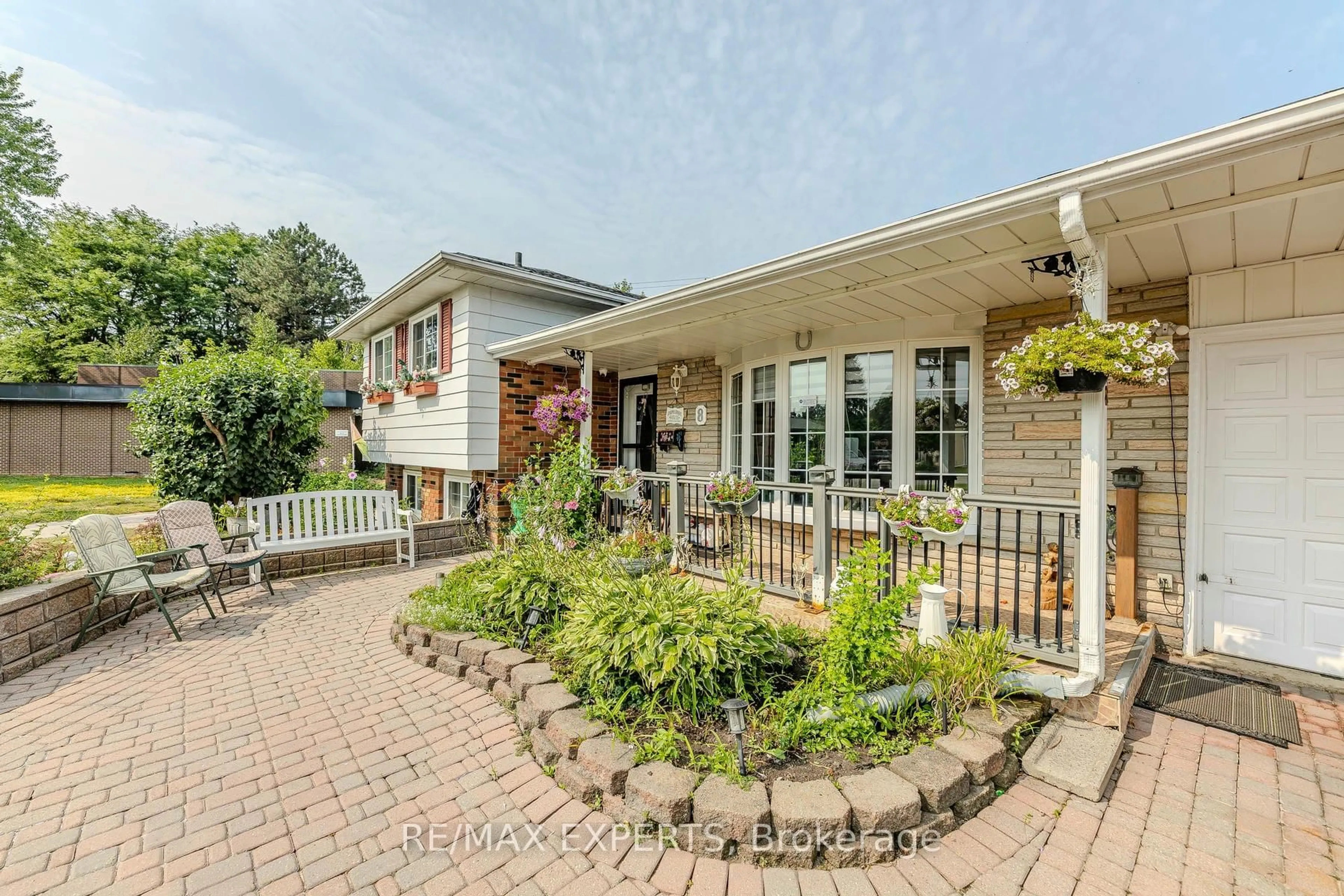 Unknown for 8 EASTON Pl, Brampton Ontario L6T 2A7