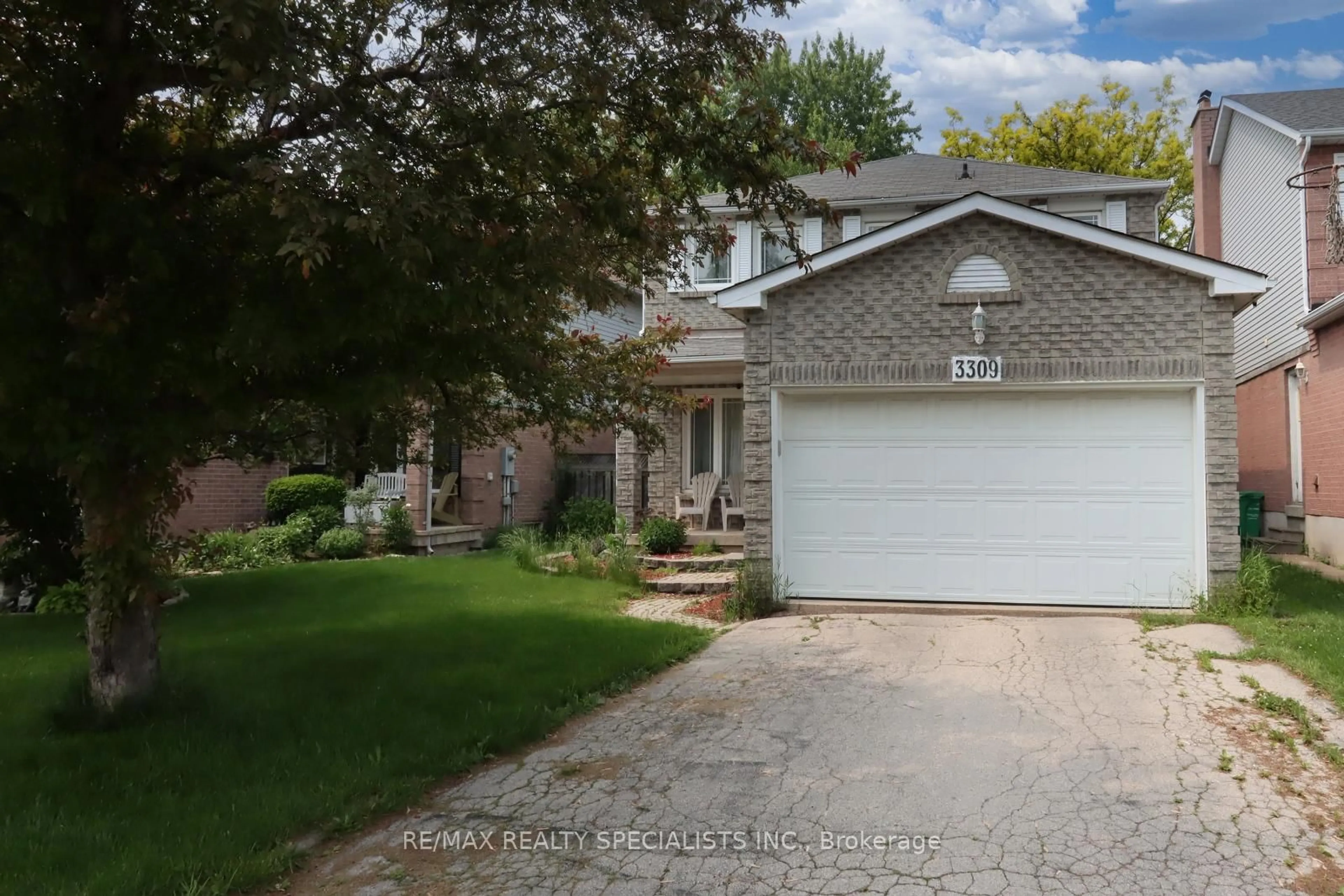 Home with brick exterior material, street for 3309 Waxwing Dr, Mississauga Ontario L5N 5W3