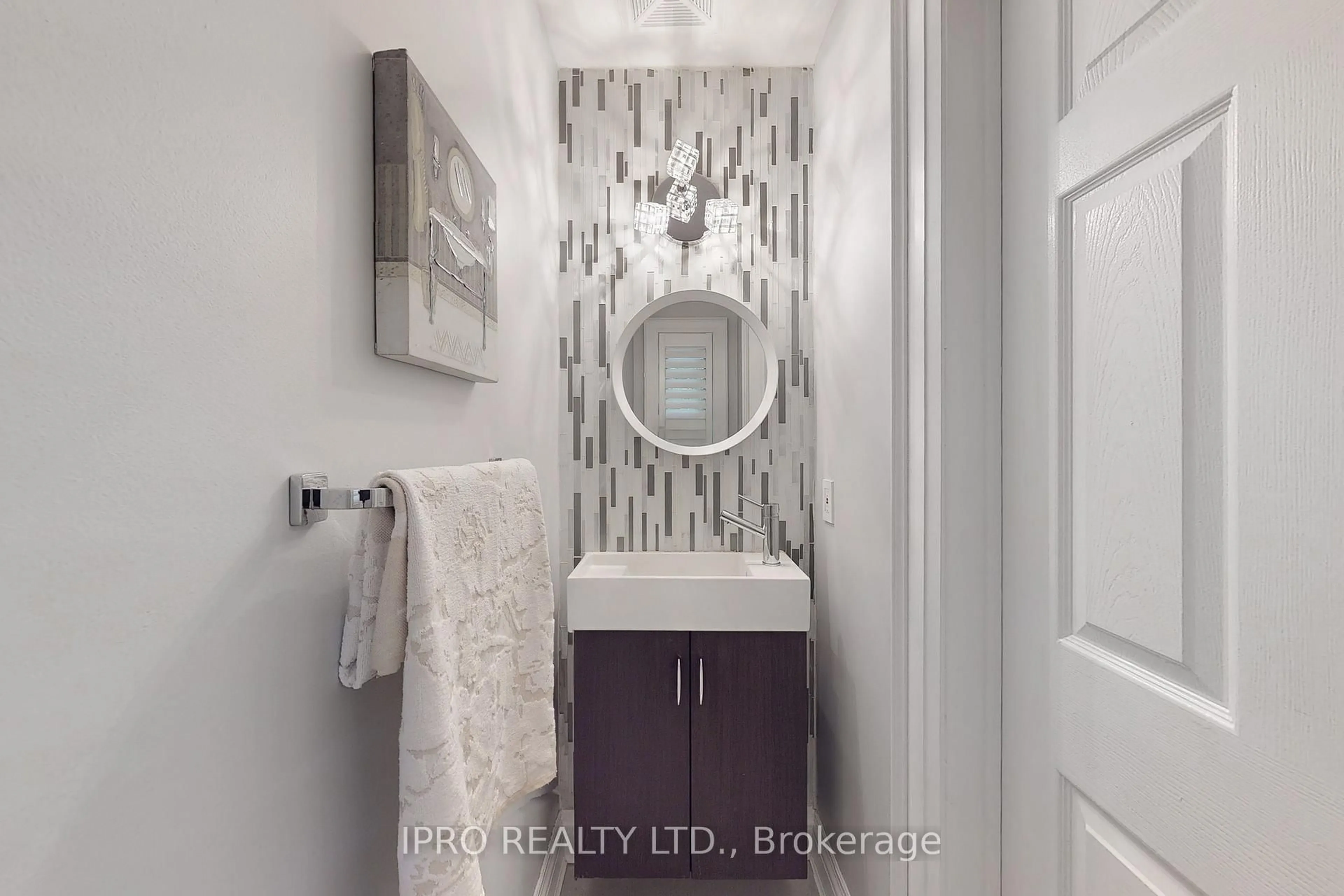 Contemporary bathroom, ceramic/tile floor for 5138 Lampman Ave, Burlington Ontario L7L 6K1