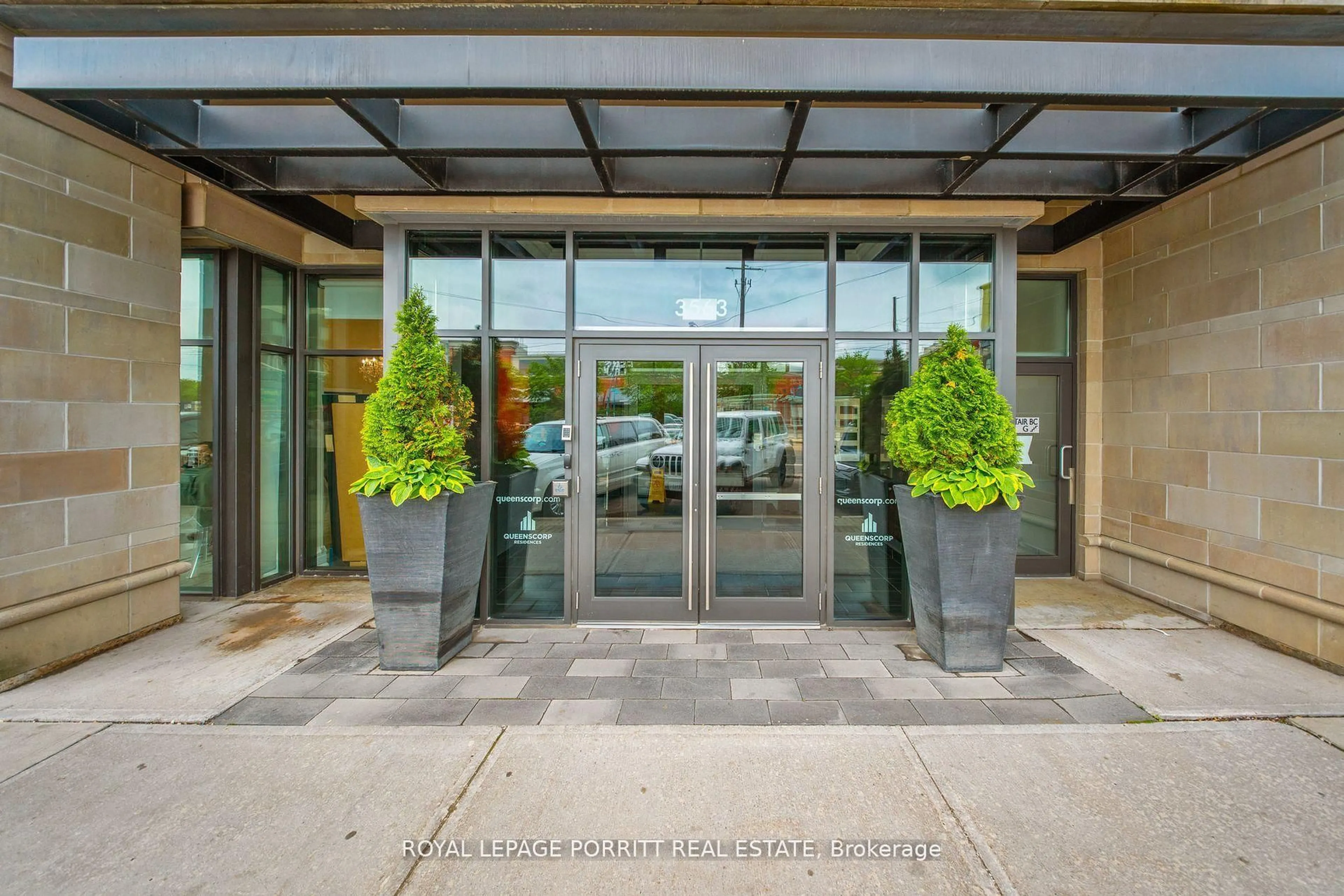 Indoor foyer for 3563 Lake Shore Blvd #404, Toronto Ontario M8W 0A3