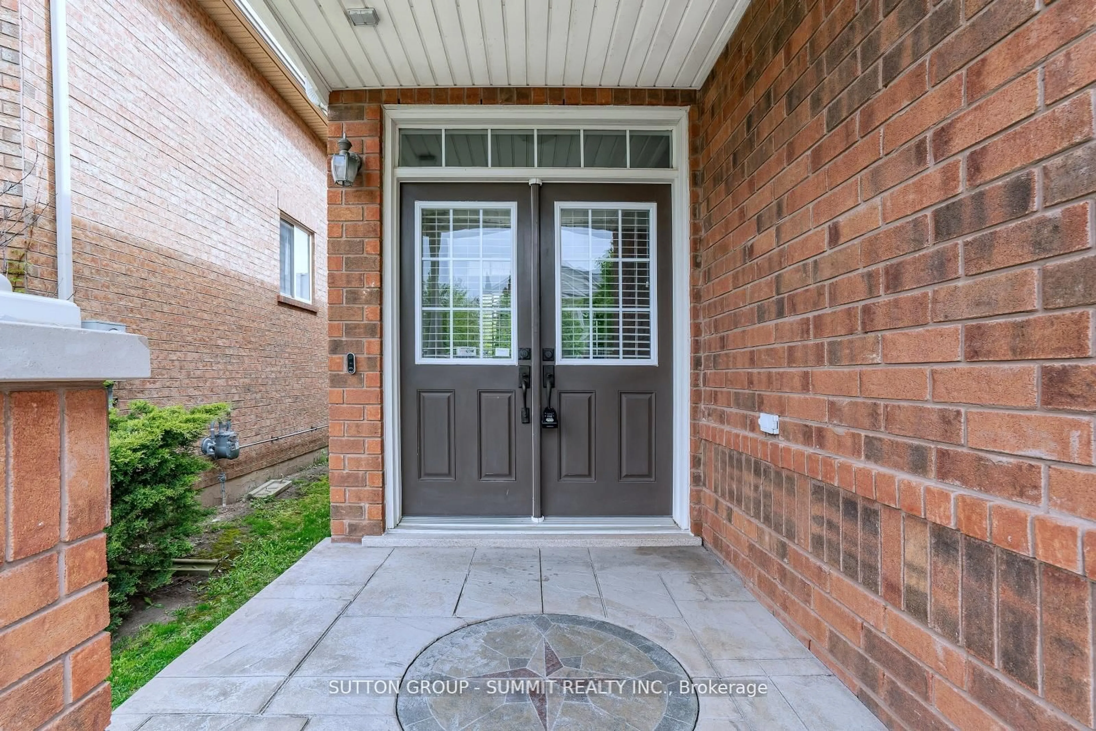 Indoor entryway for 1283 Robson Cres, Milton Ontario L9T 6N5