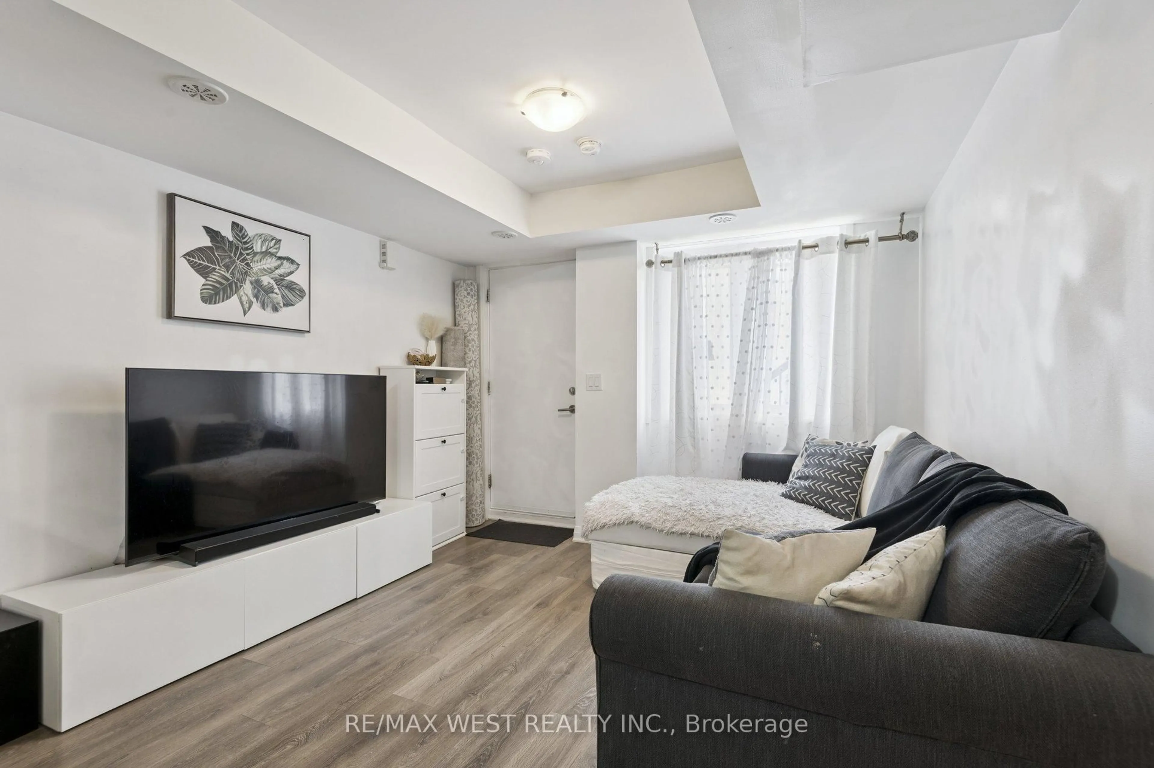Living room with furniture, unknown for 187 William Duncan Rd #10, Toronto Ontario M3K 0B7