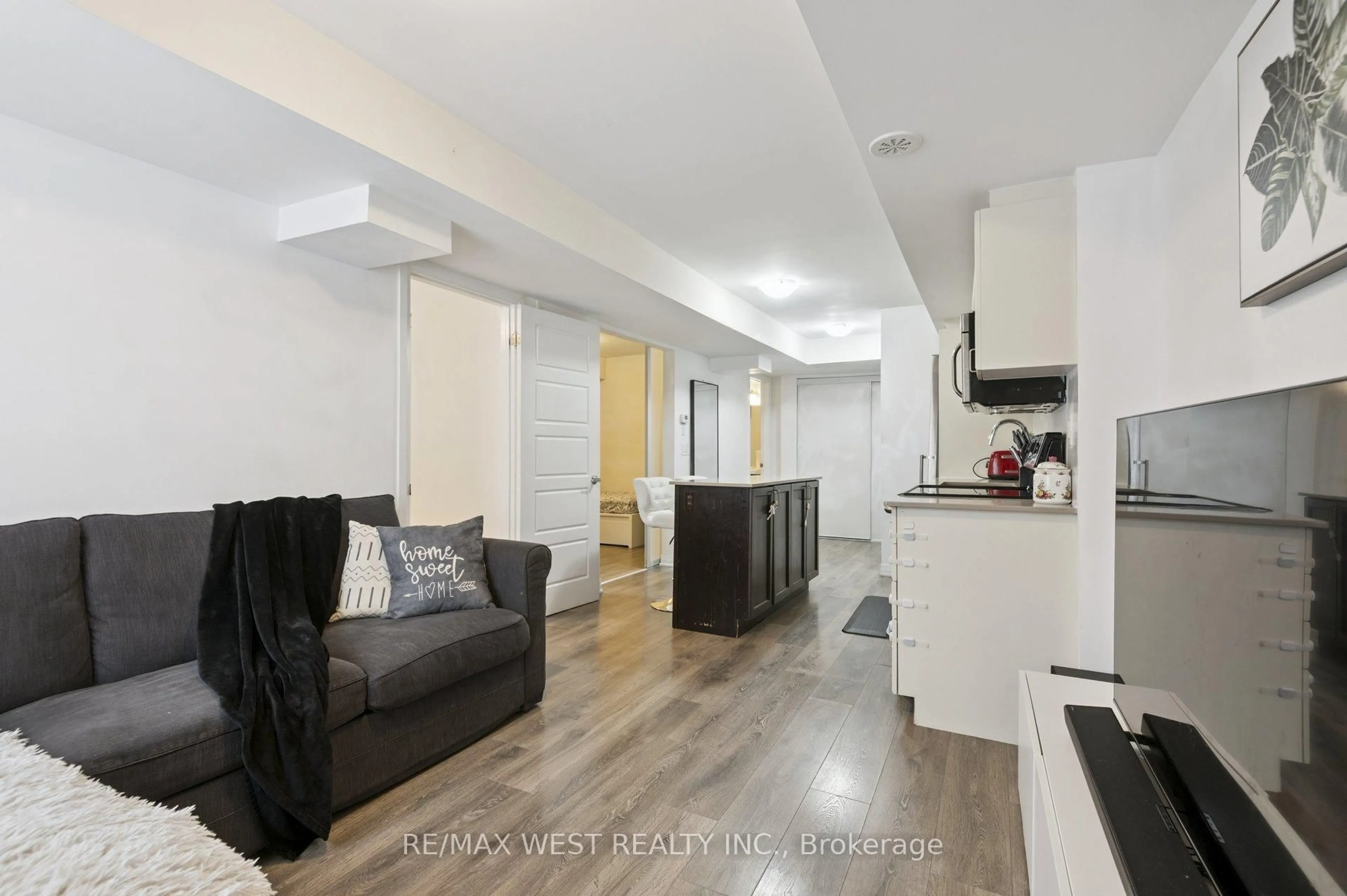 Open concept kitchen, unknown for 187 William Duncan Rd #10, Toronto Ontario M3K 0B7