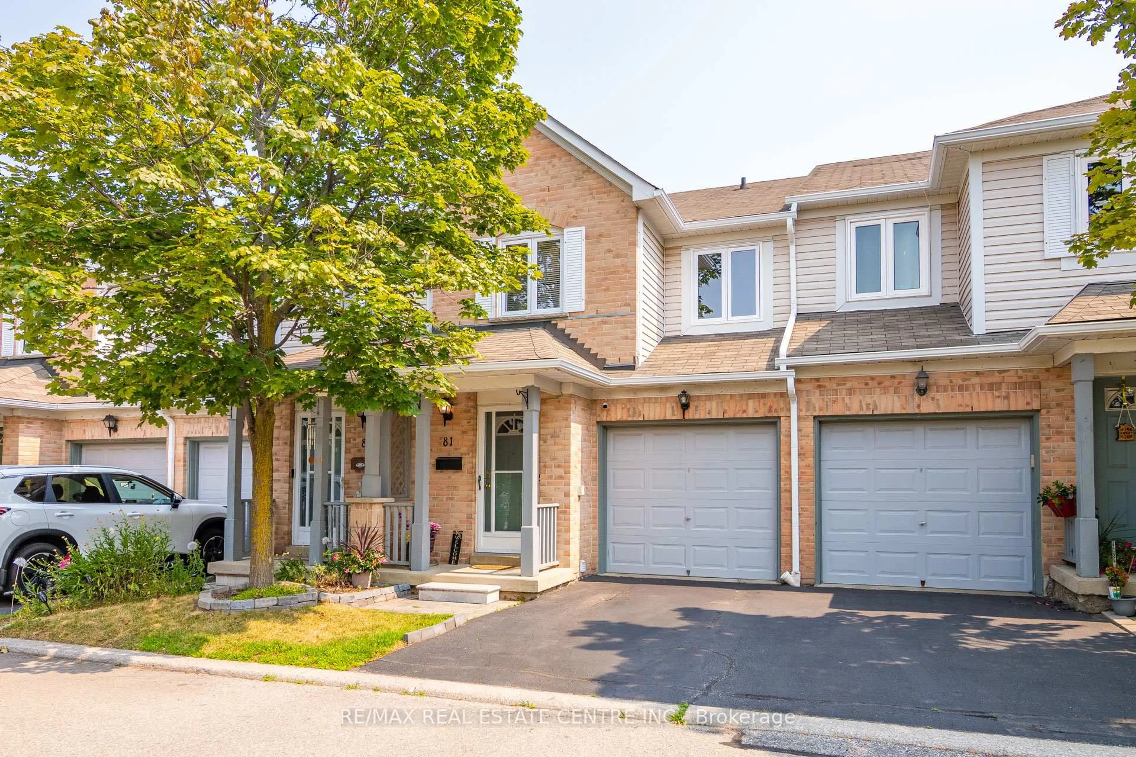 Home with brick exterior material, street for 5958 GREENSBORO Dr #81, Mississauga Ontario L5M 5Z9