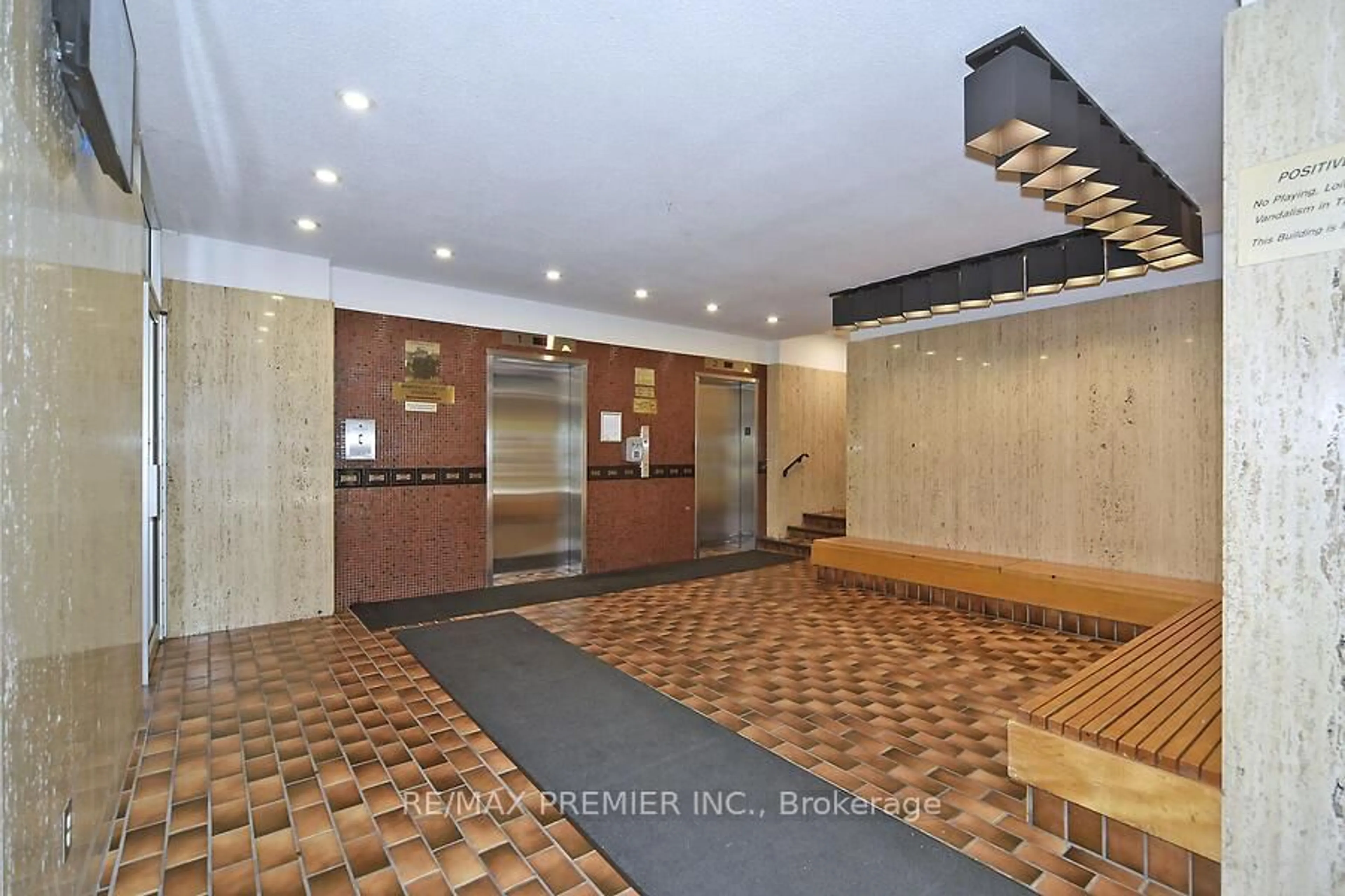 Lobby for 31 Four Winds Dr #712, Toronto Ontario M3J 1K9