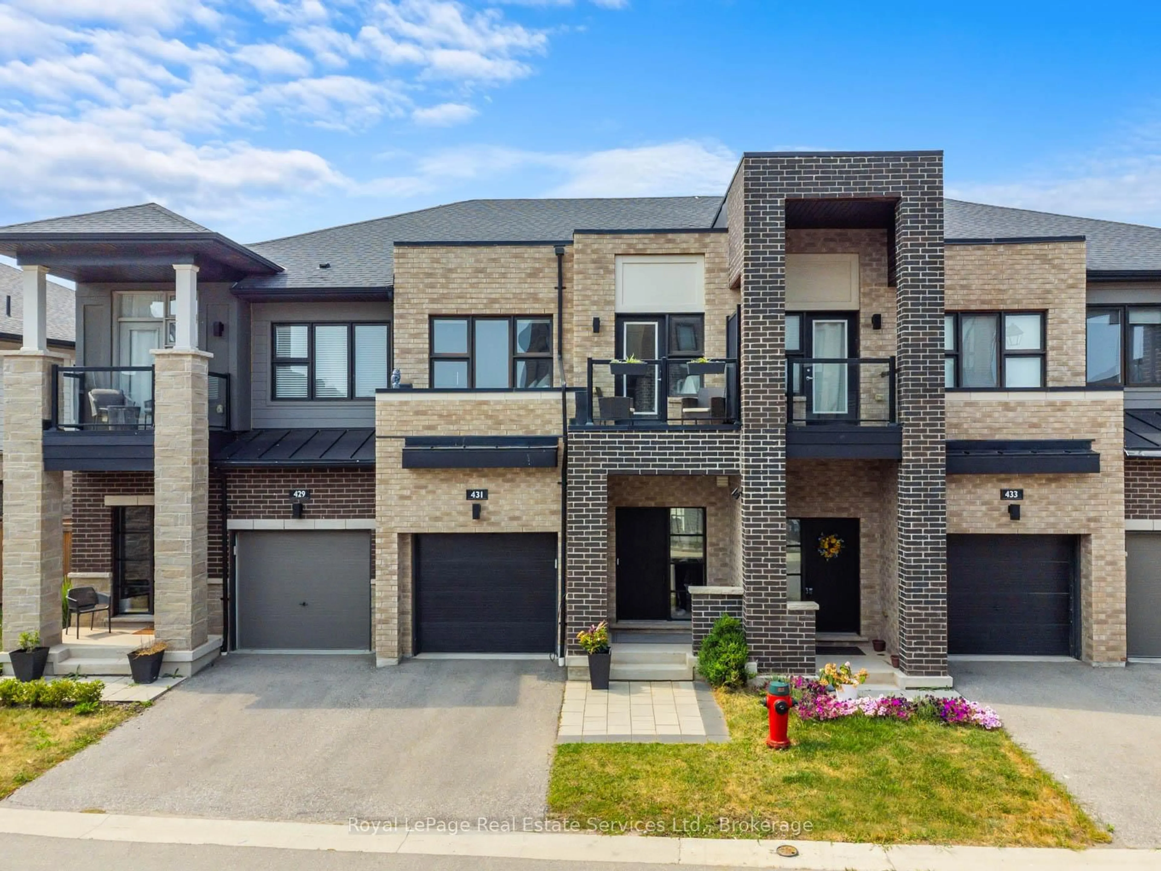 Home with brick exterior material, street for 431 Athabasca Common, Oakville Ontario L6H 0R5