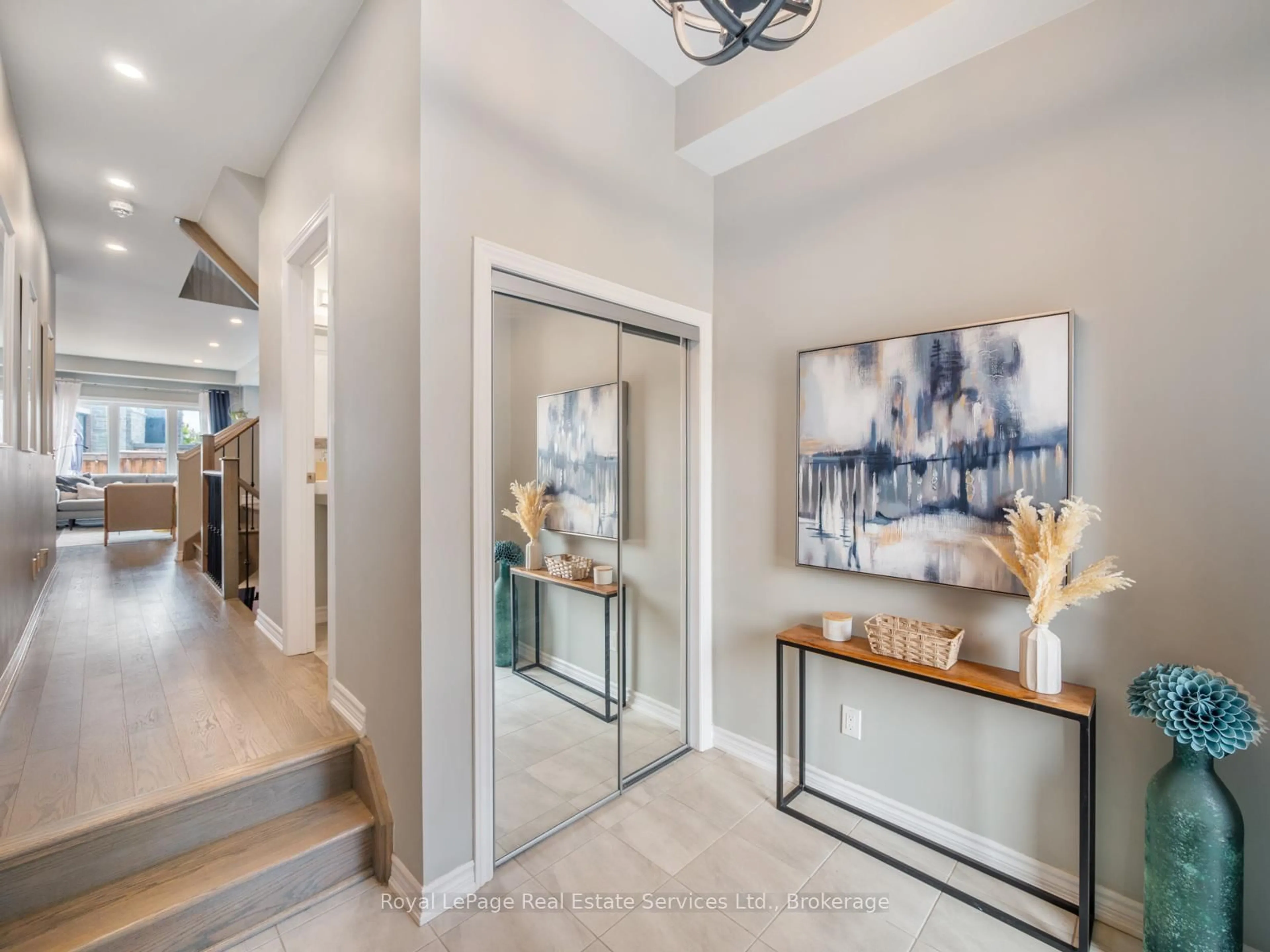 Indoor entryway for 431 Athabasca Common, Oakville Ontario L6H 0R5