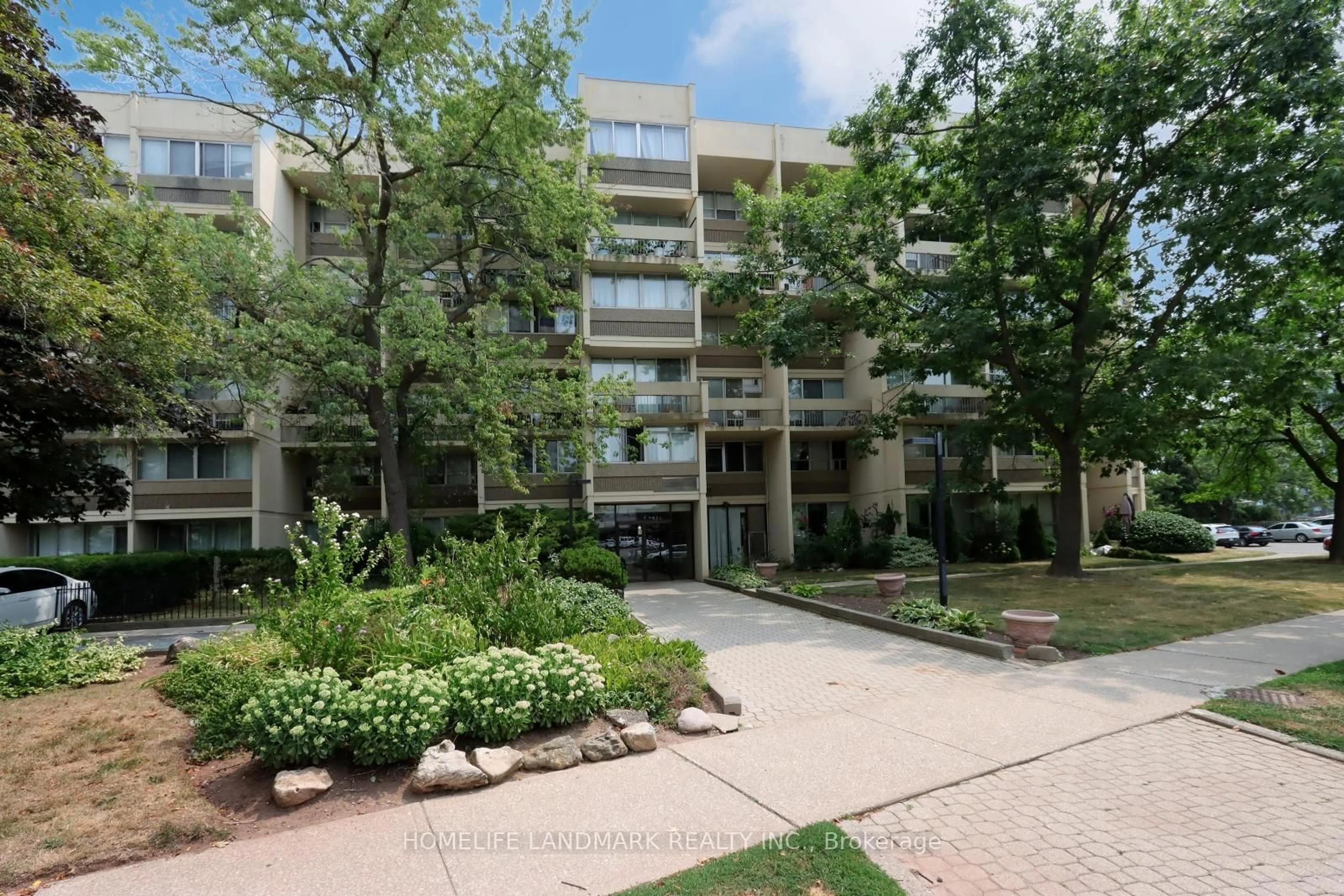 Patio, unknown for 1300 Marlborough Crt #136, Oakville Ontario L6H 2S2