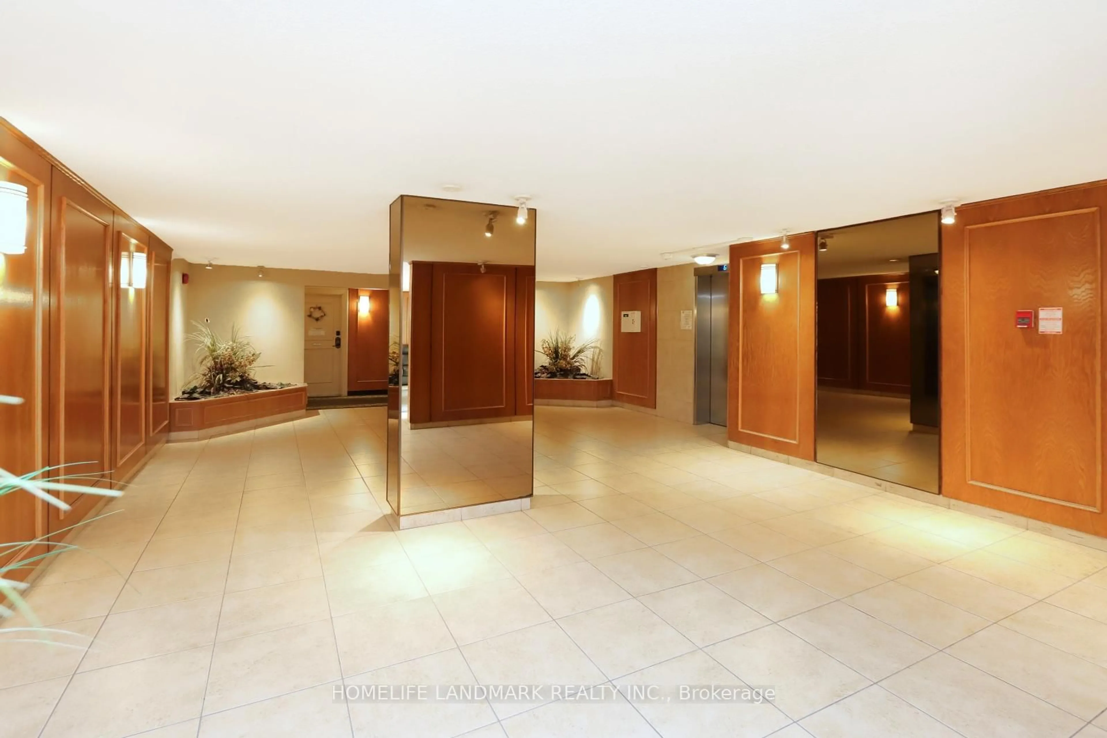 Lobby for 1300 Marlborough Crt #136, Oakville Ontario L6H 2S2