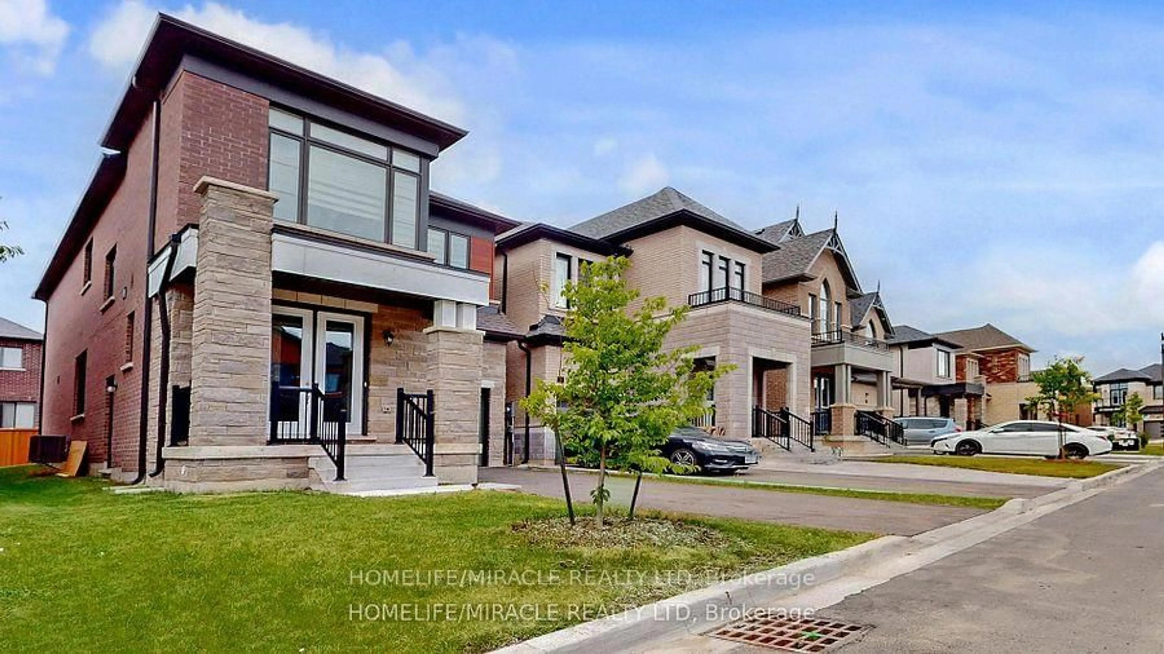 Home with brick exterior material, street for 26 Calabria Dr, Caledon Ontario L7C 1Z9