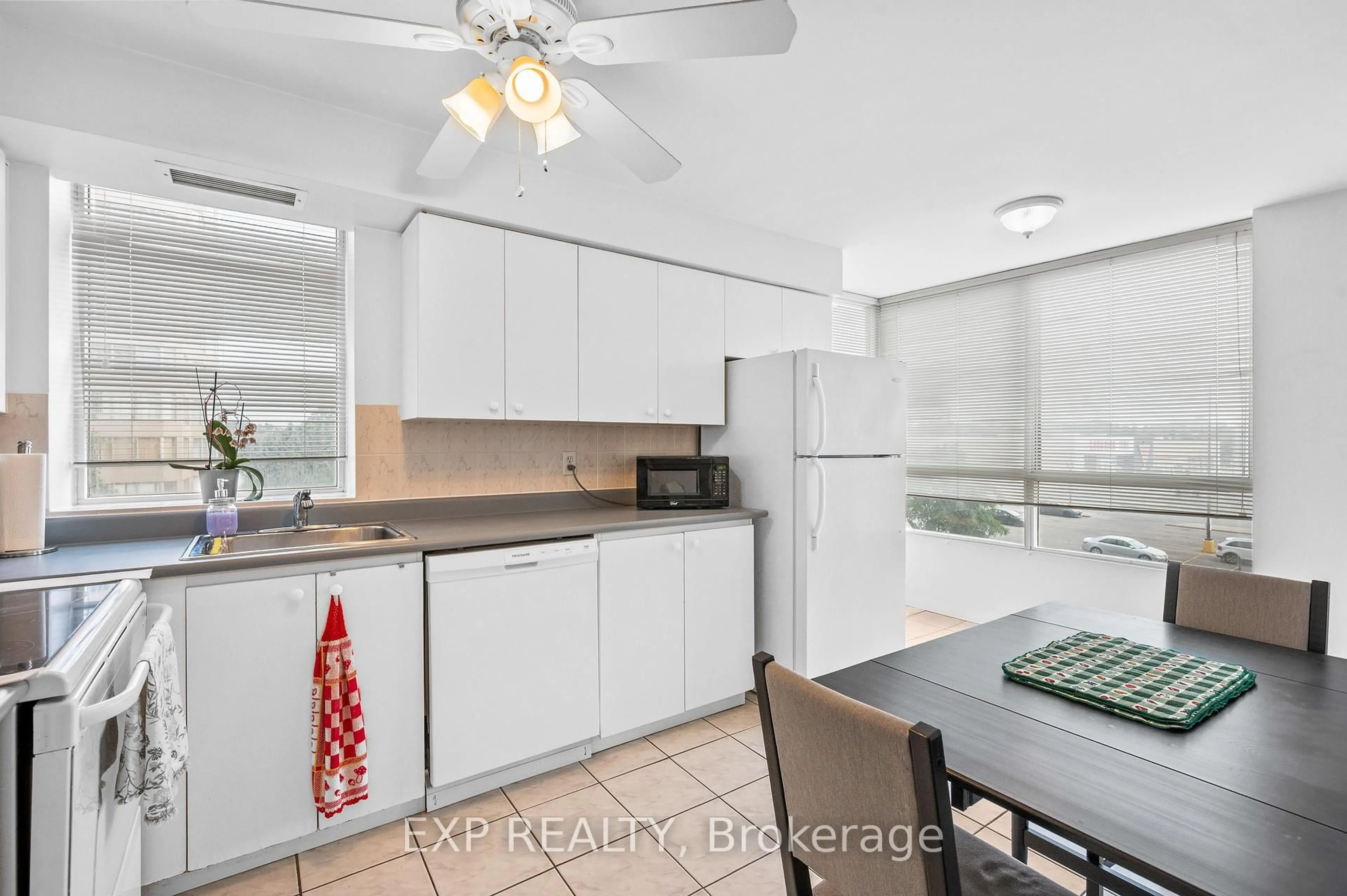 Standard kitchen, unknown for 2470 Eglinton Ave #307, Toronto Ontario M6M 5E7