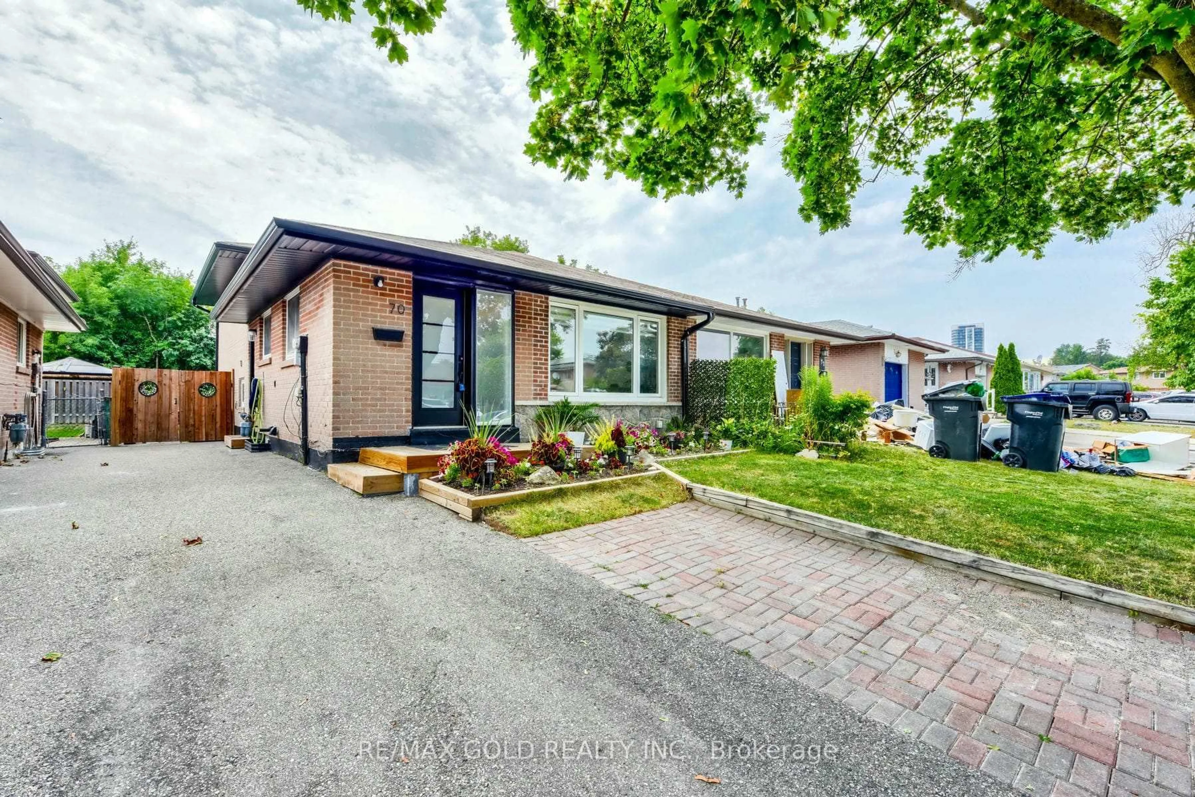 Home with brick exterior material, street for 70 Wilton Dr, Brampton Ontario L6W 3A1