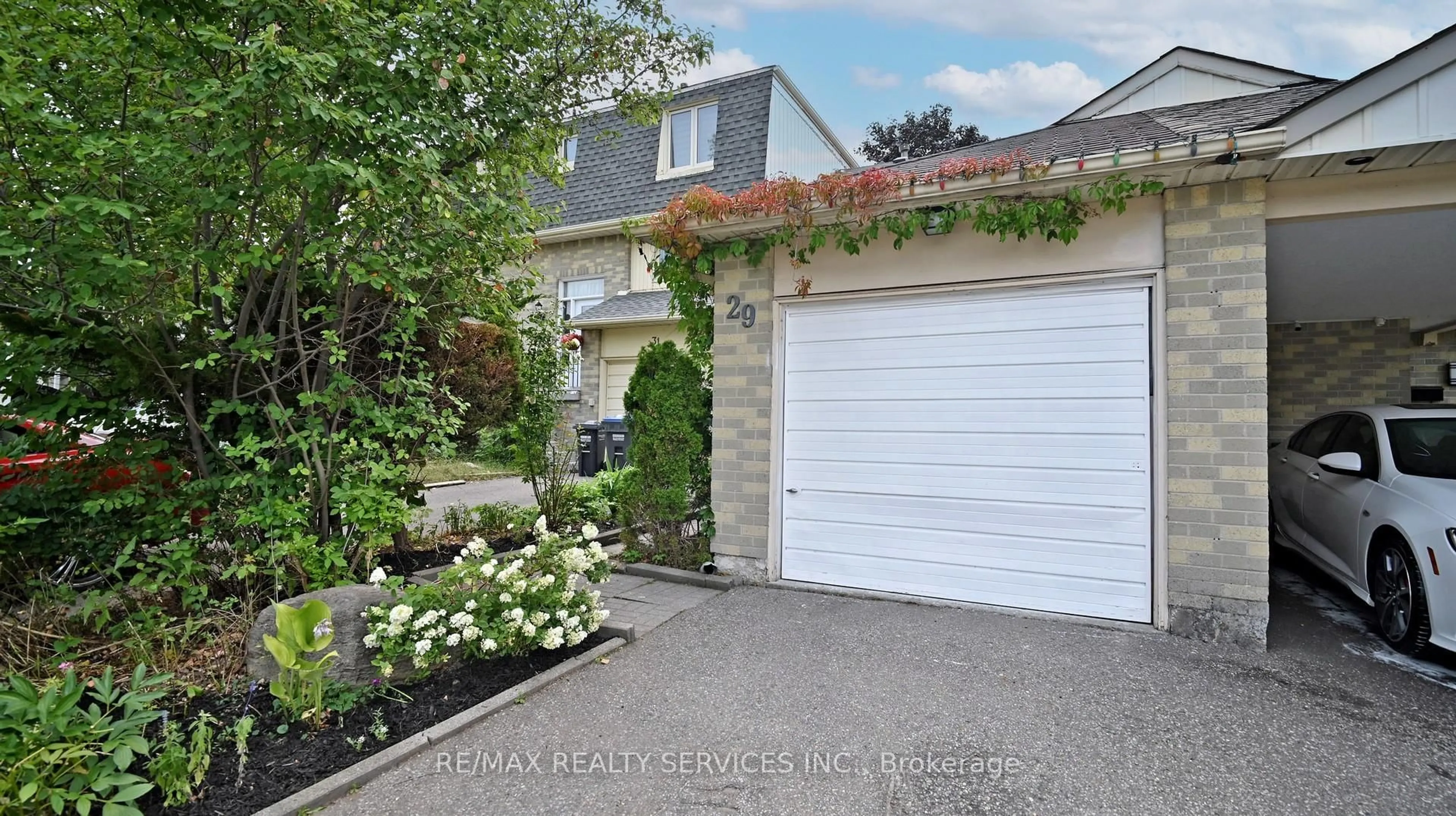 Unknown for 29 Primrose Cres, Brampton Ontario L6Z 1E1
