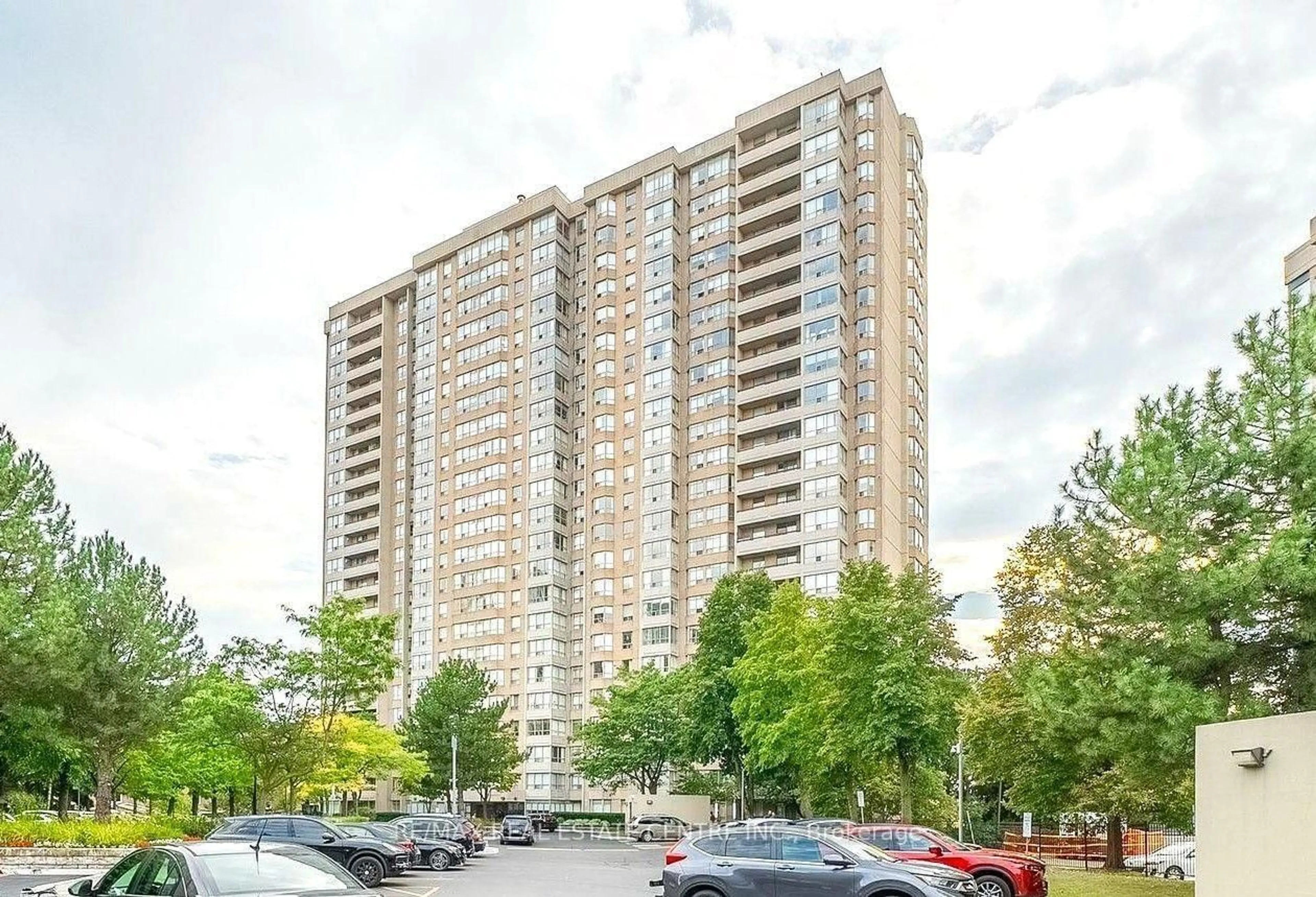 A pic from outside/outdoor area/front of a property/back of a property/a pic from drone, unknown for 30 Malta Ave #402, Brampton Ontario L6Y 4S5