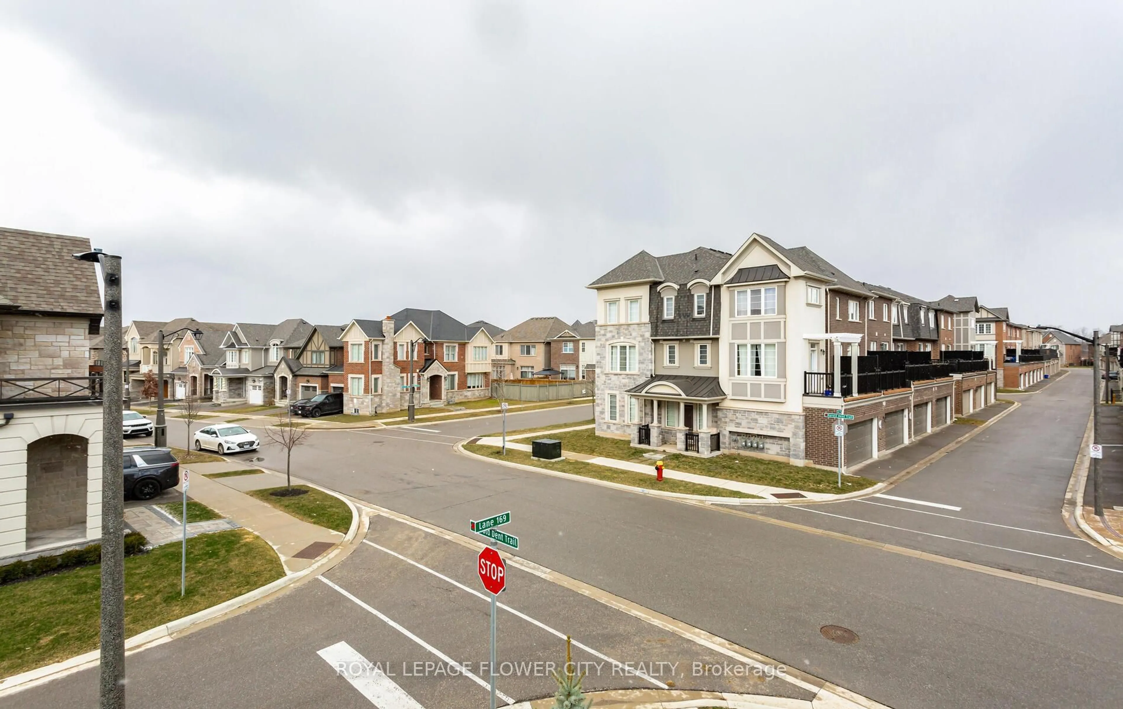 A pic from outside/outdoor area/front of a property/back of a property/a pic from drone, unknown for 266 Harold Dent Tr, Oakville Ontario L6M 1S1