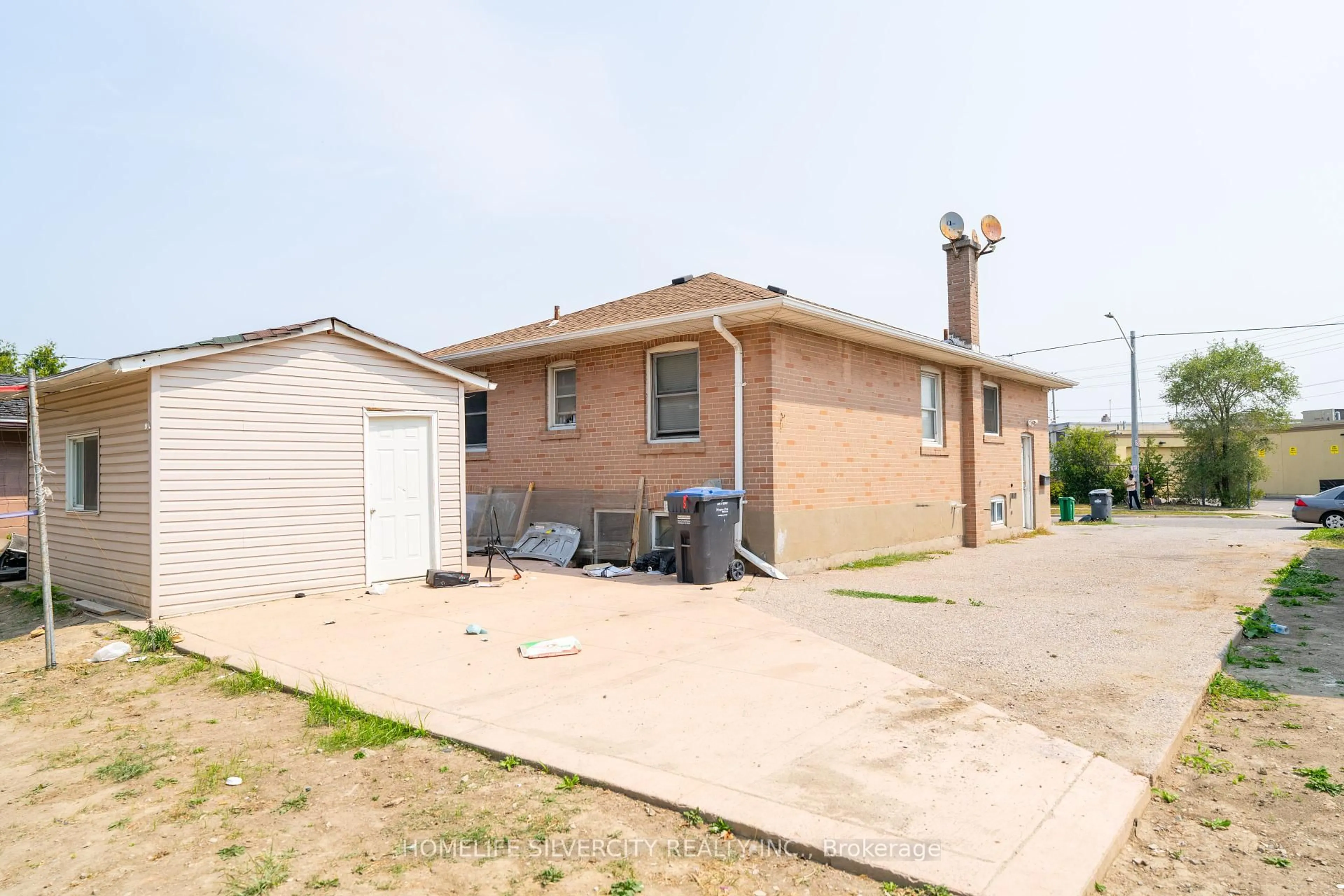 Unknown for 3 Studley St, Mississauga Ontario L4T 1H9