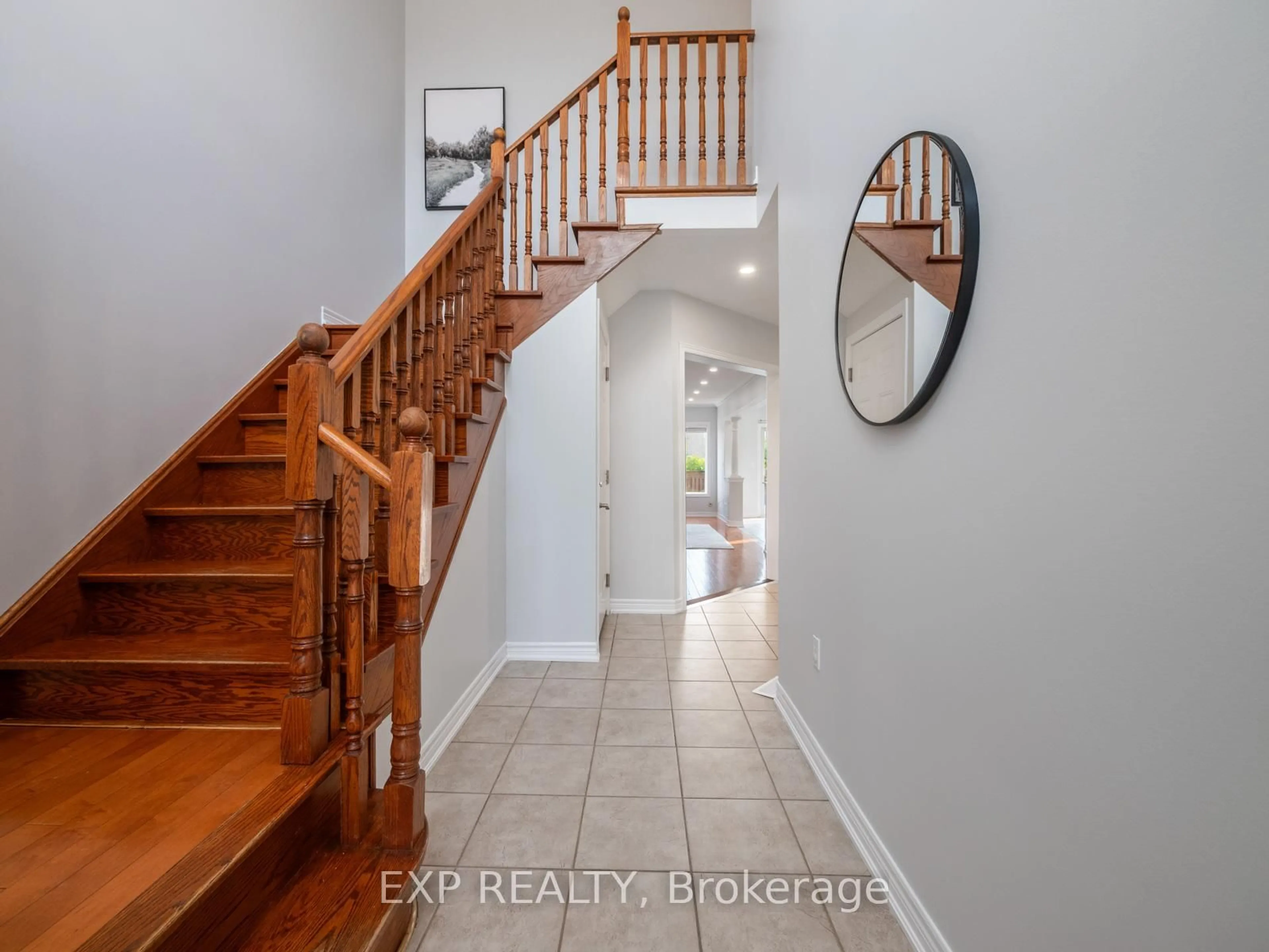 Indoor entryway for 7 Royal Springs Cres, Brampton Ontario L6R 3B8