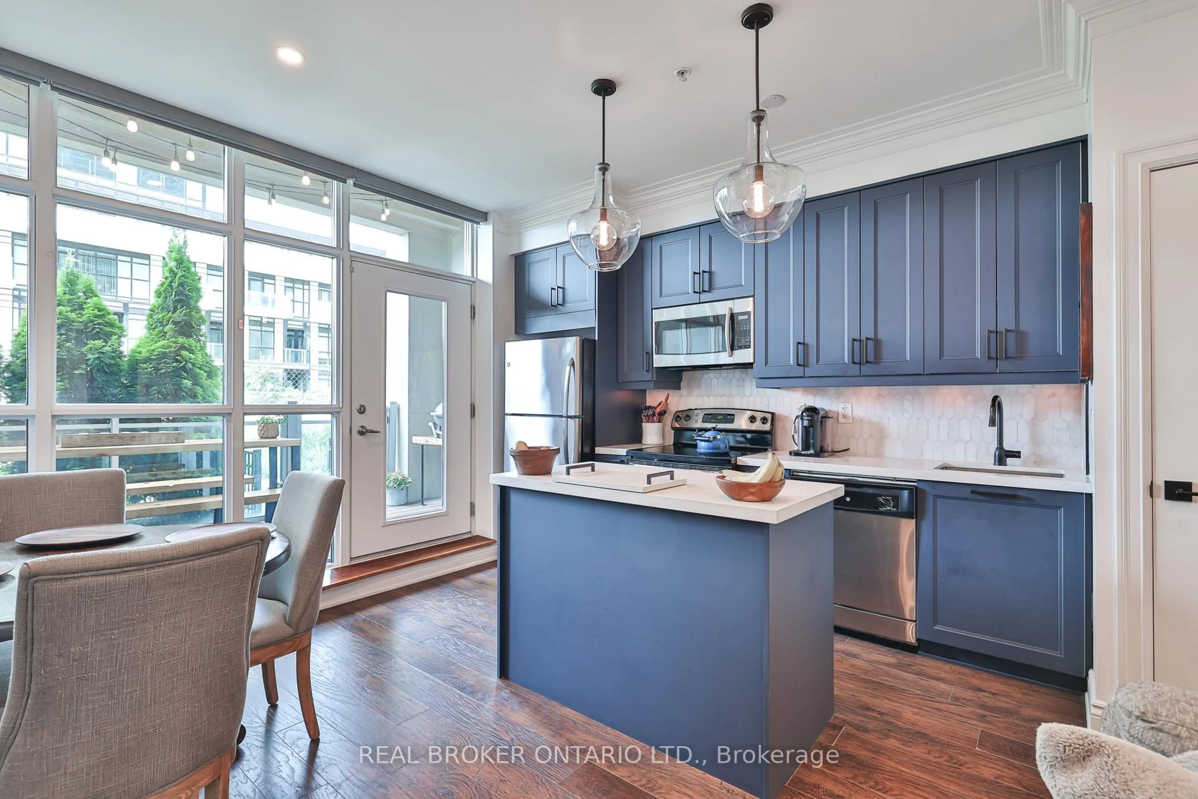 Open concept kitchen, unknown for 155 Legion Rd #107, Toronto Ontario M8Y 0A7
