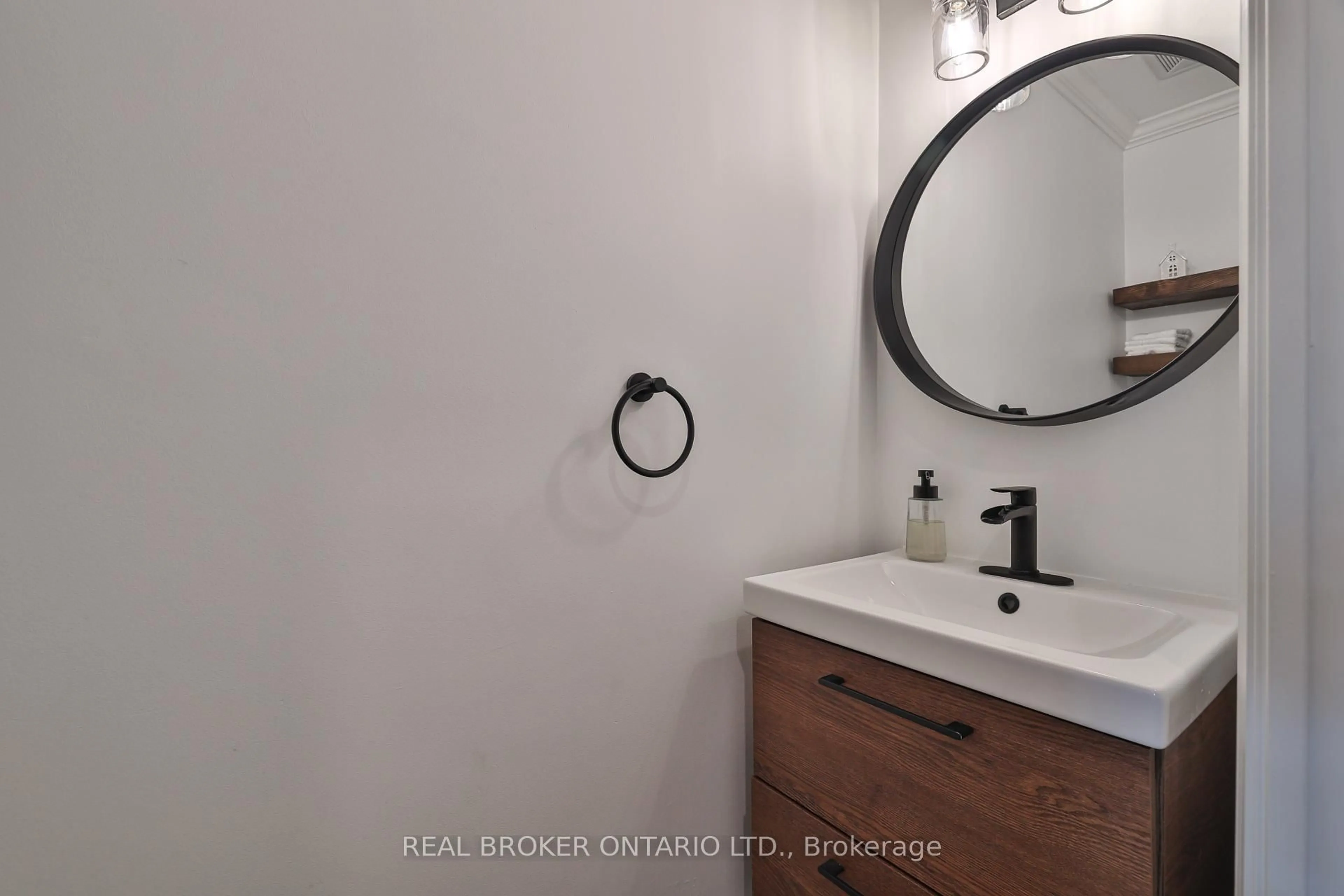 Unknown for 155 Legion Rd #107, Toronto Ontario M8Y 0A7