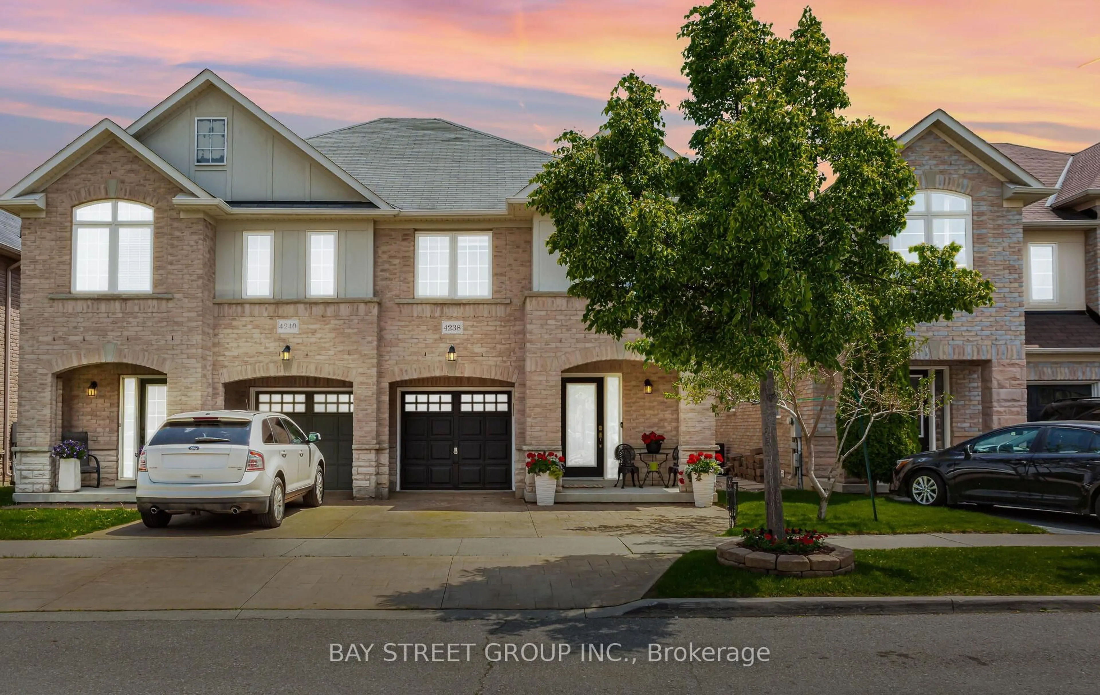 Home with brick exterior material, street for 4238 Thomas Alton Blvd, Burlington Ontario L7M 0M7