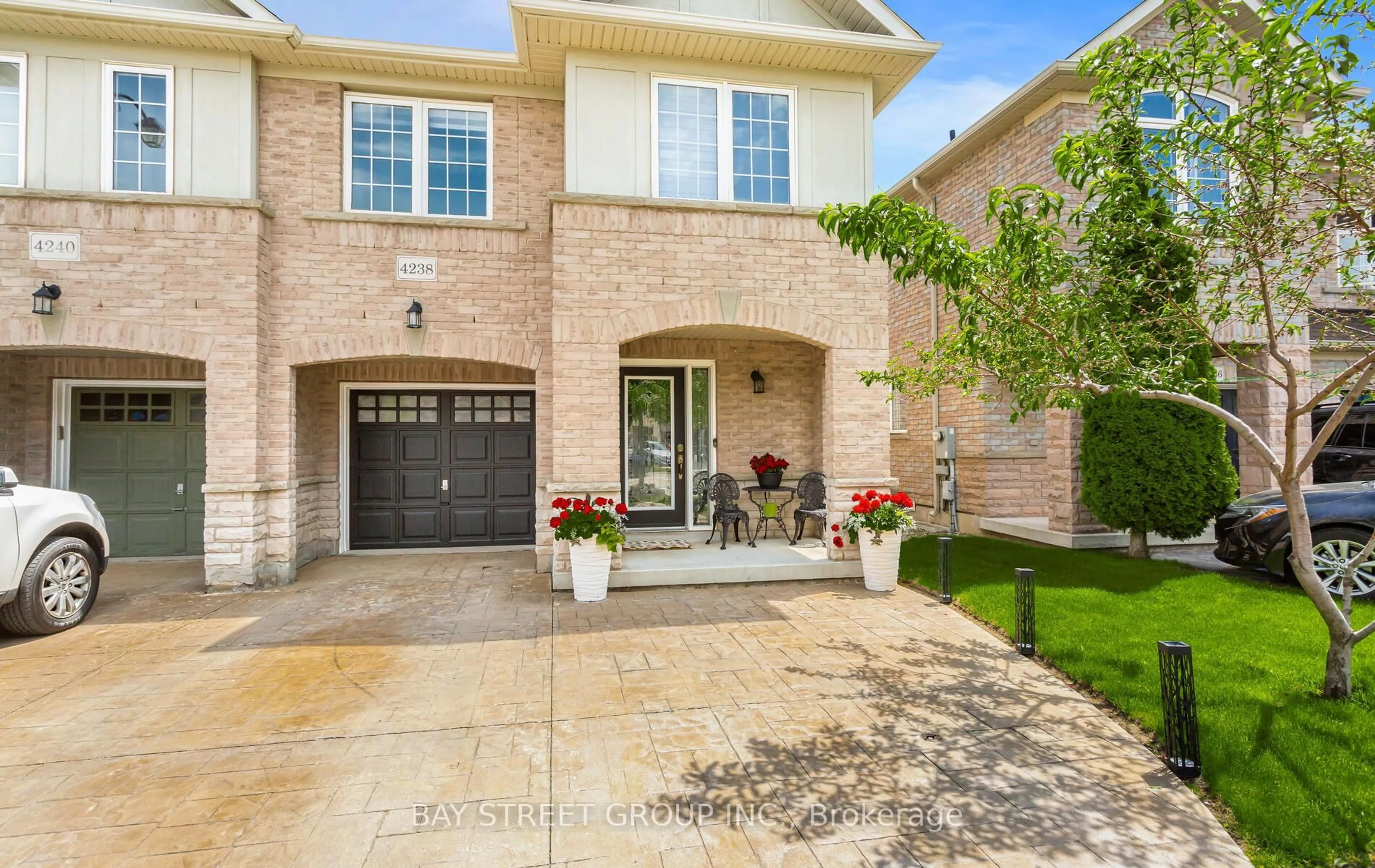 Home with brick exterior material, street for 4238 Thomas Alton Blvd, Burlington Ontario L7M 0M7