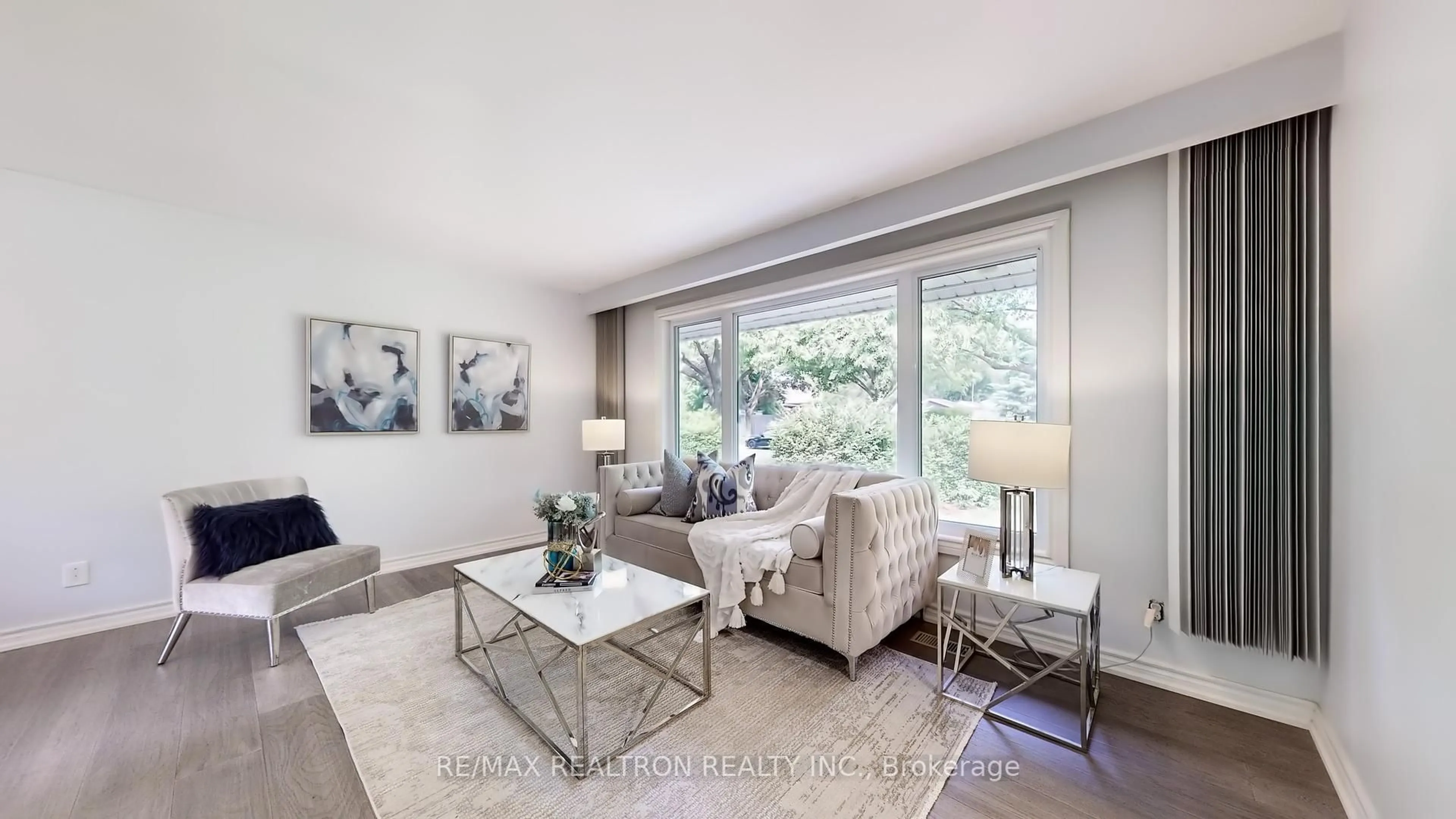 Living room with furniture, unknown for 1599 Lewisham Dr, Mississauga Ontario L5J 3R2