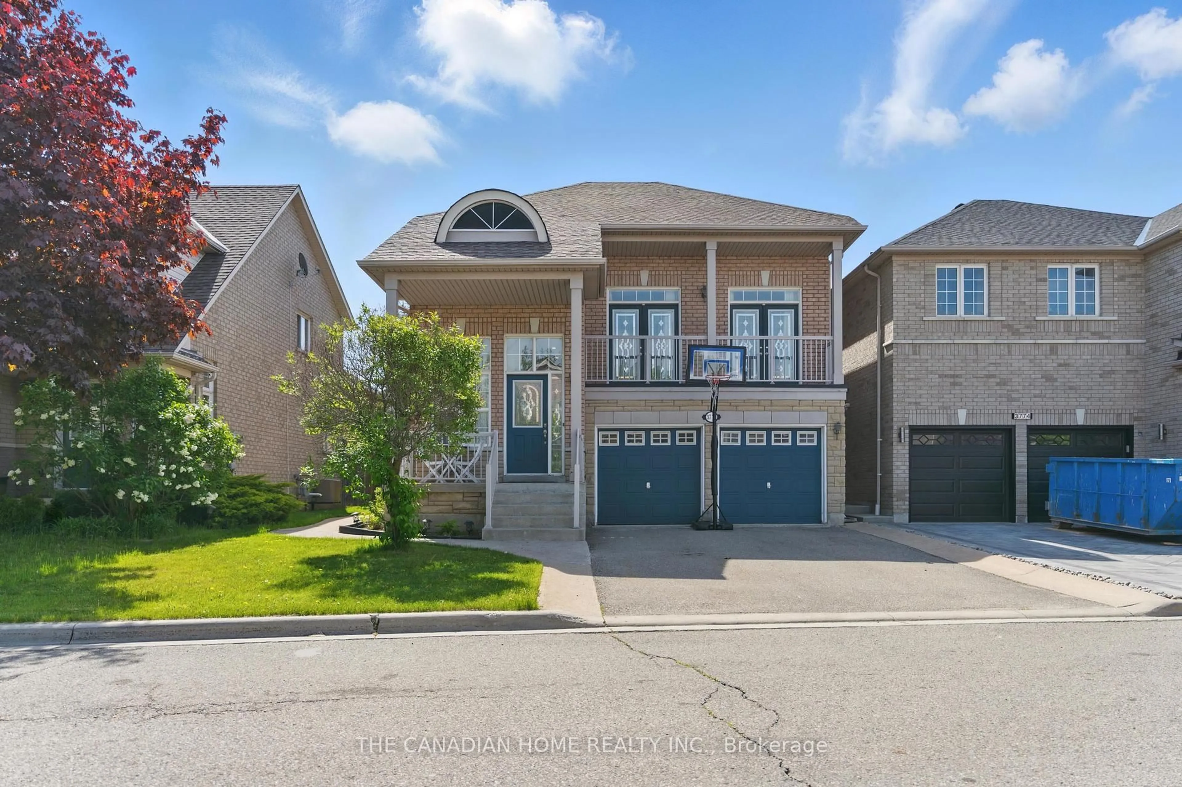 Home with brick exterior material, street for 3770 Brinwood Gate, Mississauga Ontario L5M 7H2