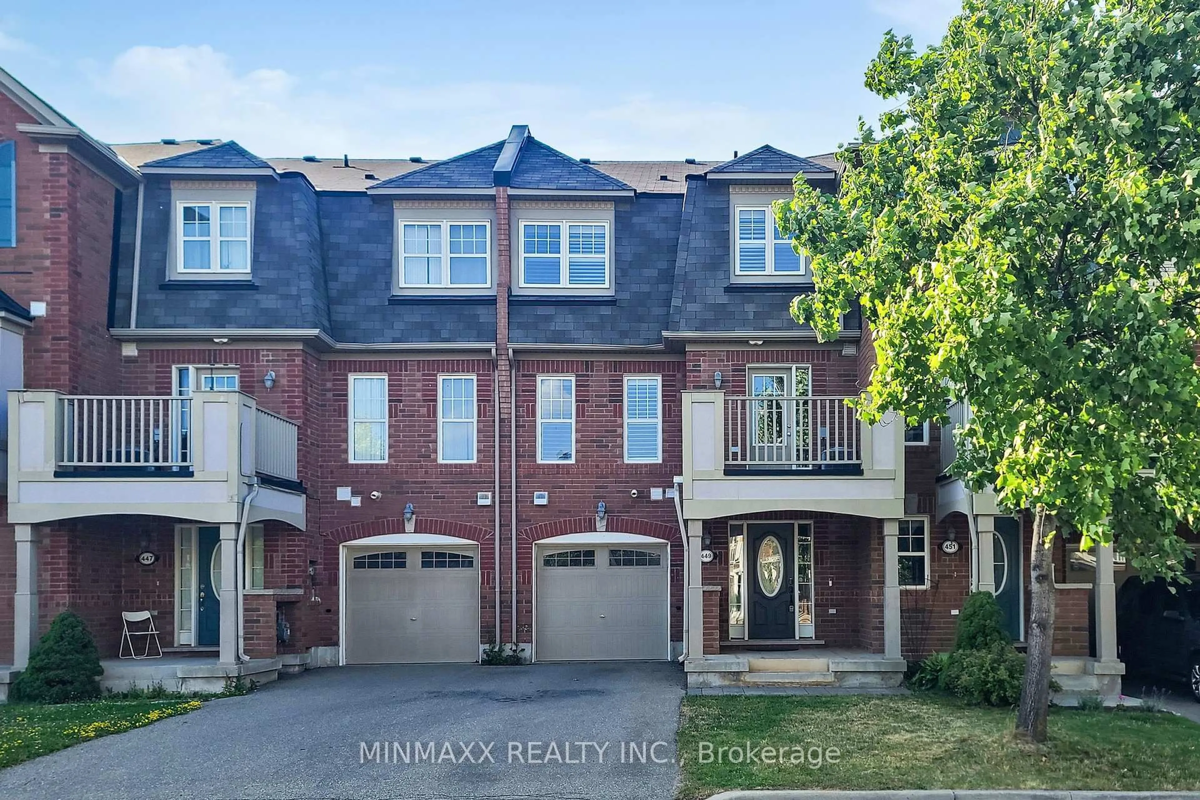 A pic from outside/outdoor area/front of a property/back of a property/a pic from drone, street for 449 DALHOUSIE Gate, Milton Ontario L9T 8G4