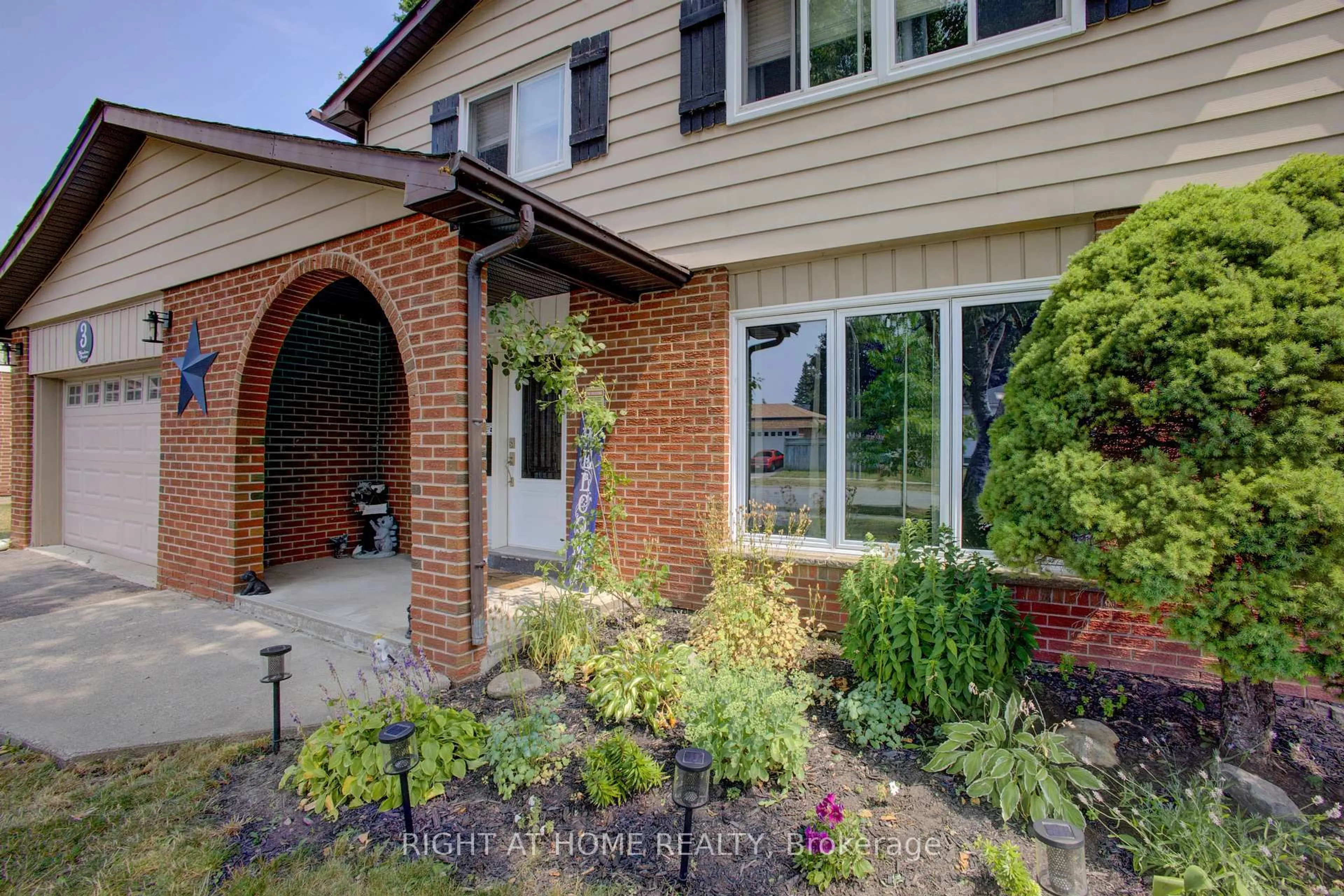 Home with brick exterior material, street for 3 Newton Dr, Orangeville Ontario L9W 3E3