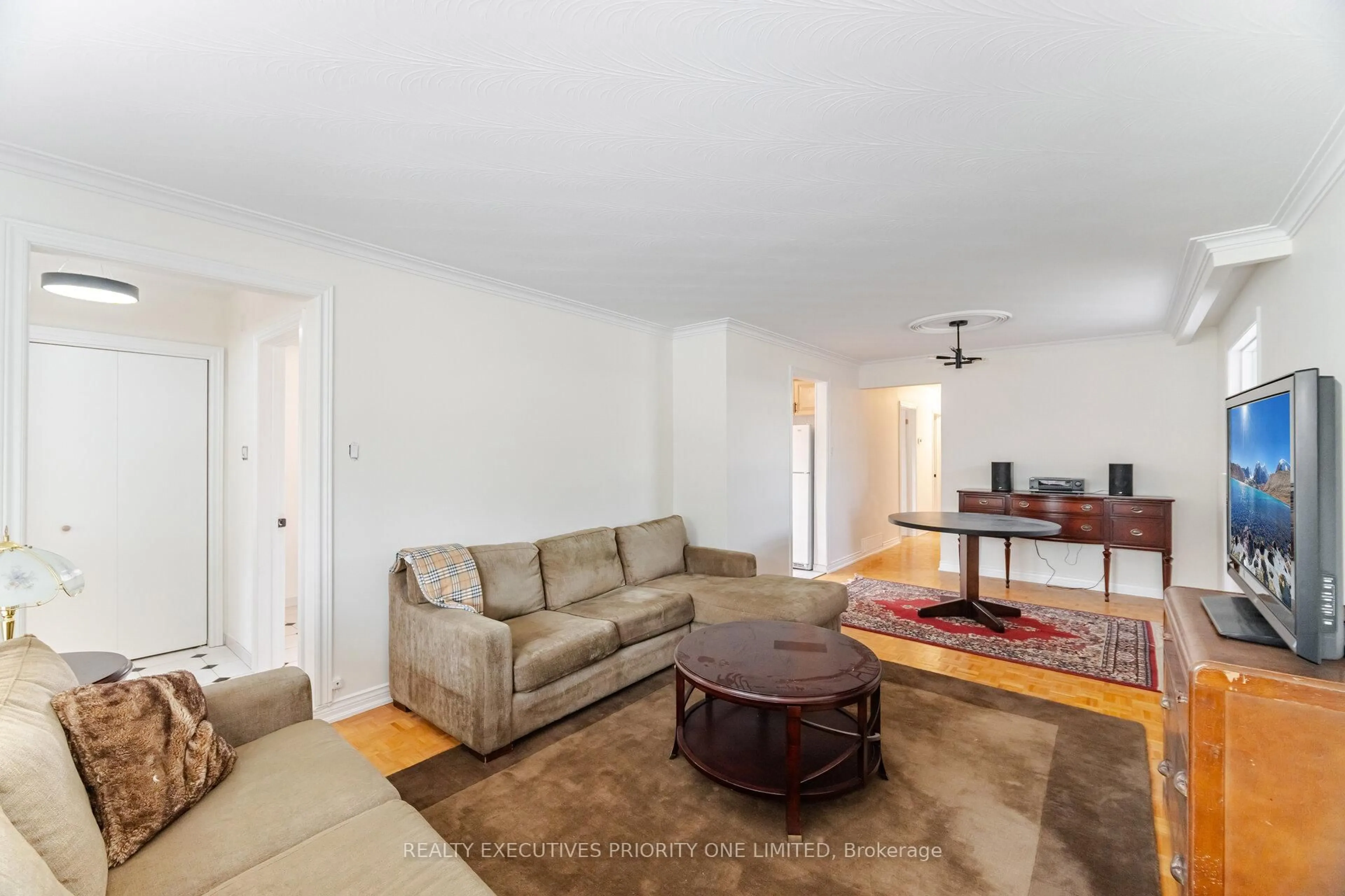 Living room with furniture, unknown for 30 Bartel Dr, Toronto Ontario M3N 1C9