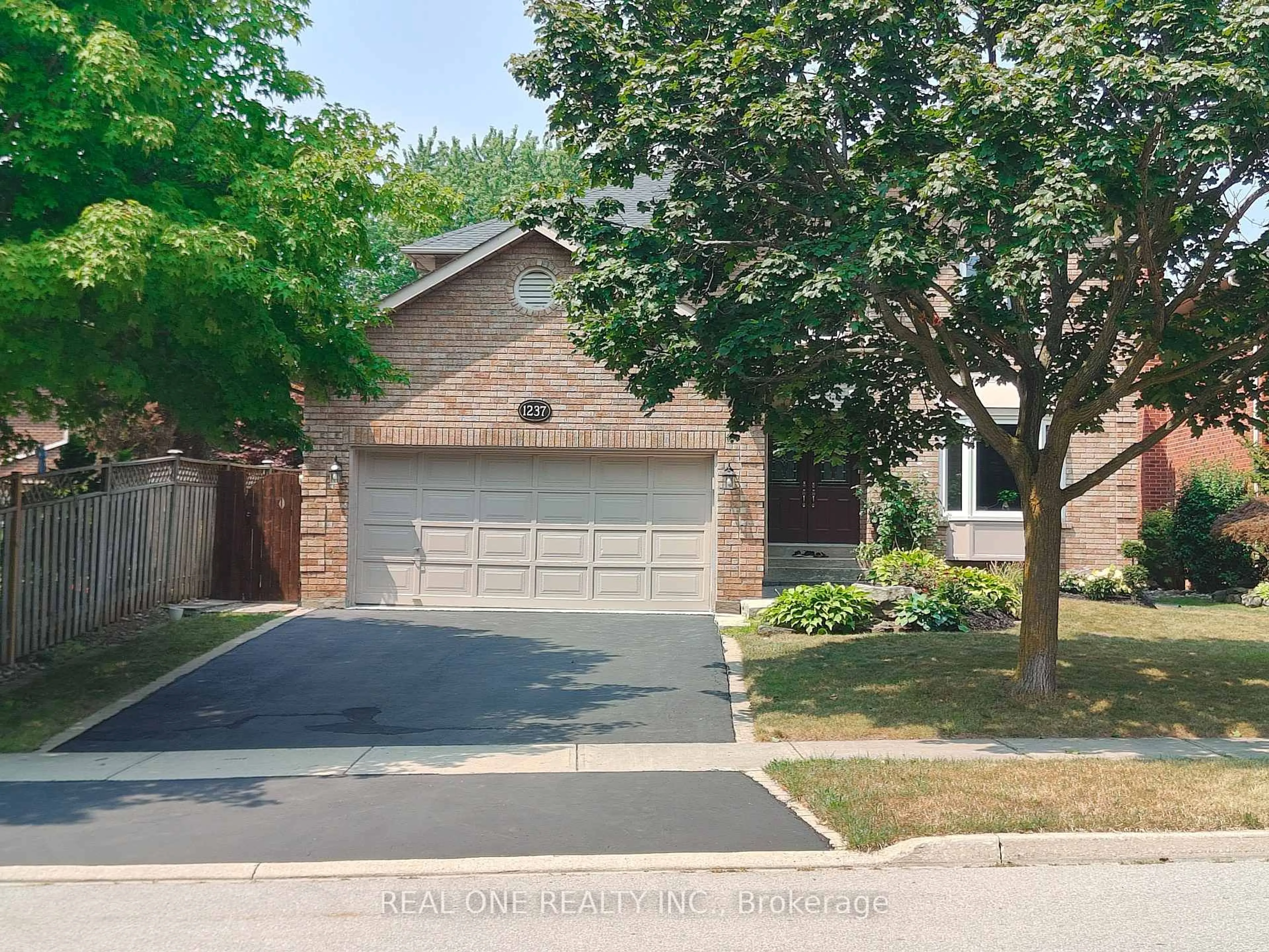 Home with brick exterior material, street for 1237 Woodview Dr, Oakville Ontario L6M 2M5