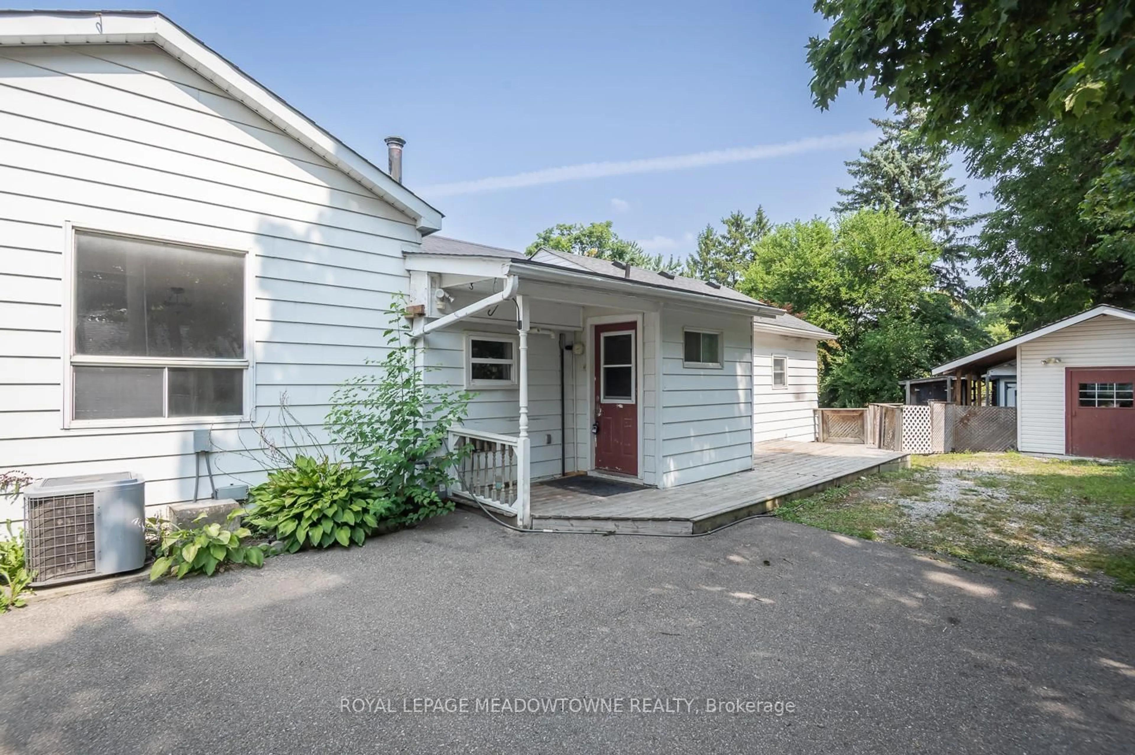 Unknown for 99 Commercial St, Milton Ontario L9T 2J1