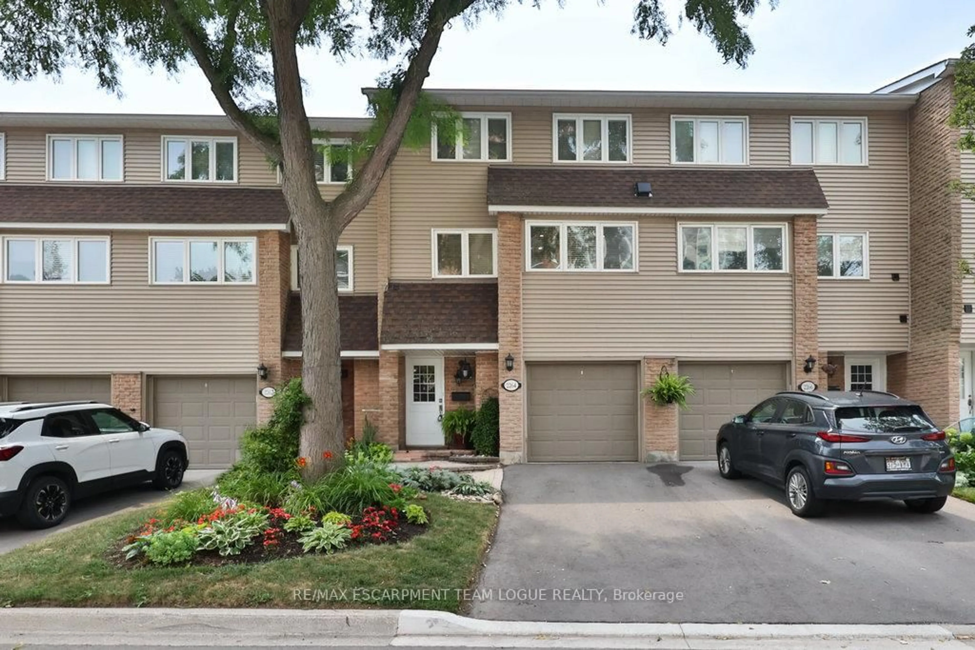 Unknown for 2264 MARINE Dr, Oakville Ontario L6L 1C1