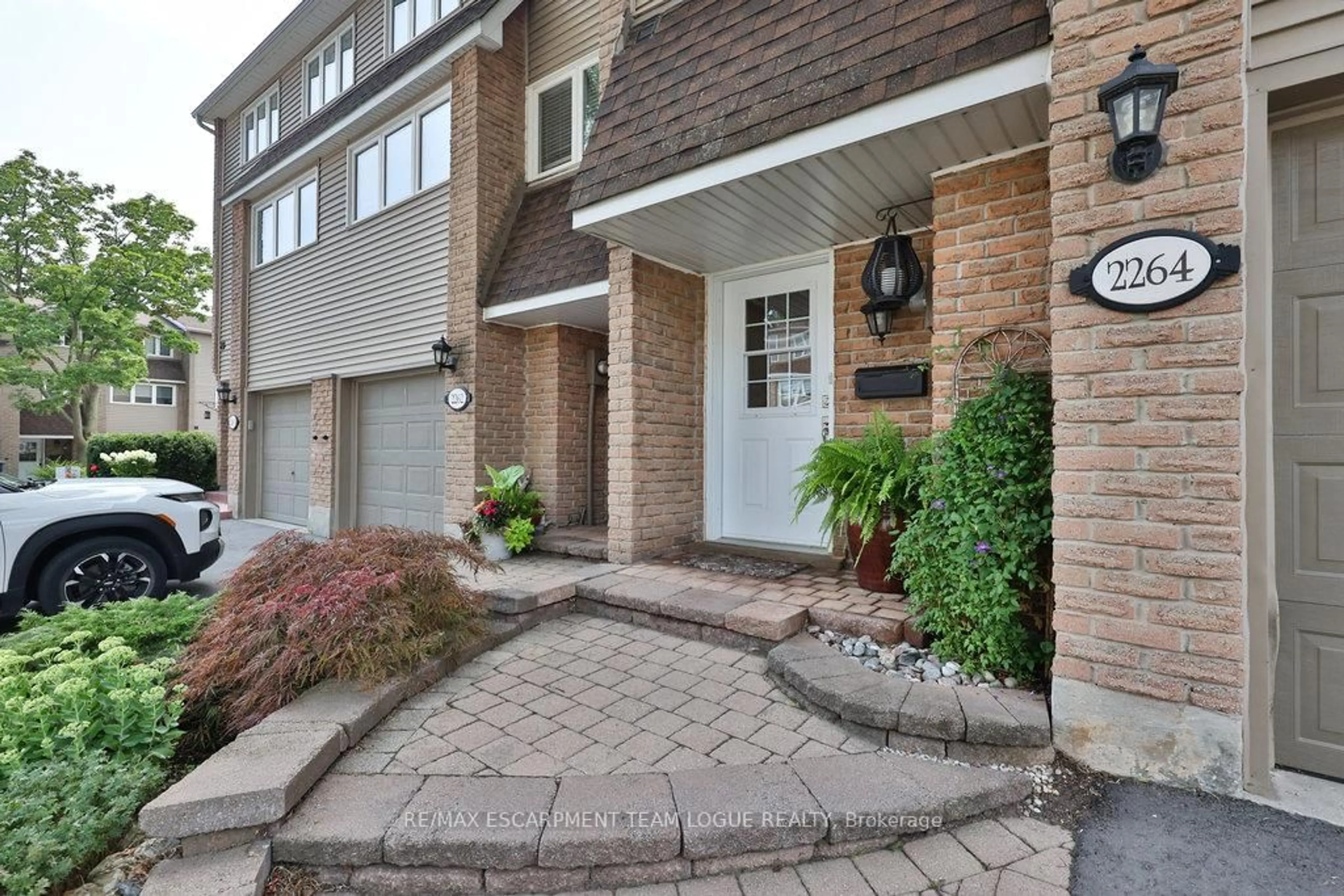 Unknown for 2264 MARINE Dr, Oakville Ontario L6L 1C1
