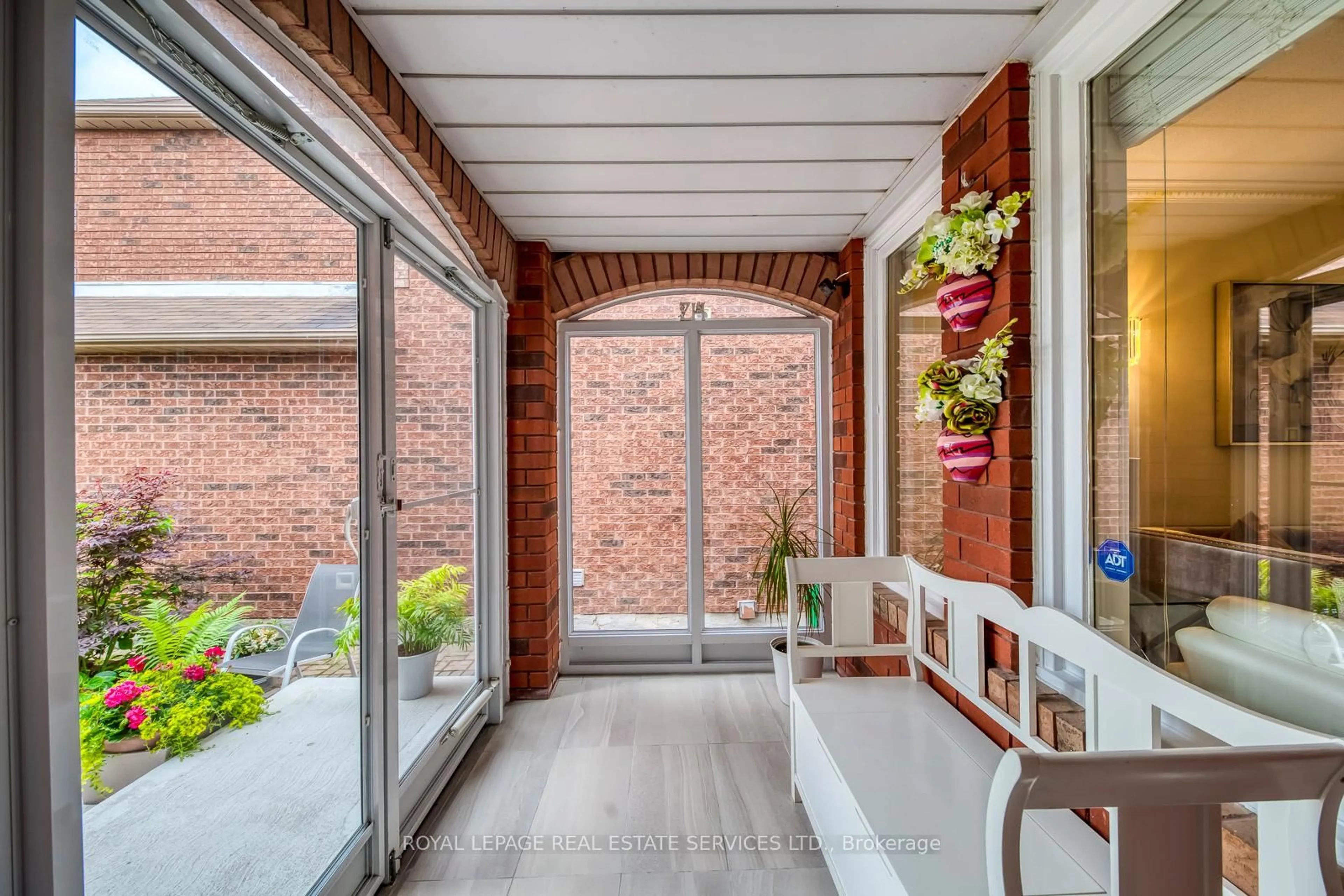 Unknown for 1069 Windsor Hill Blvd, Mississauga Ontario L5V 1P4