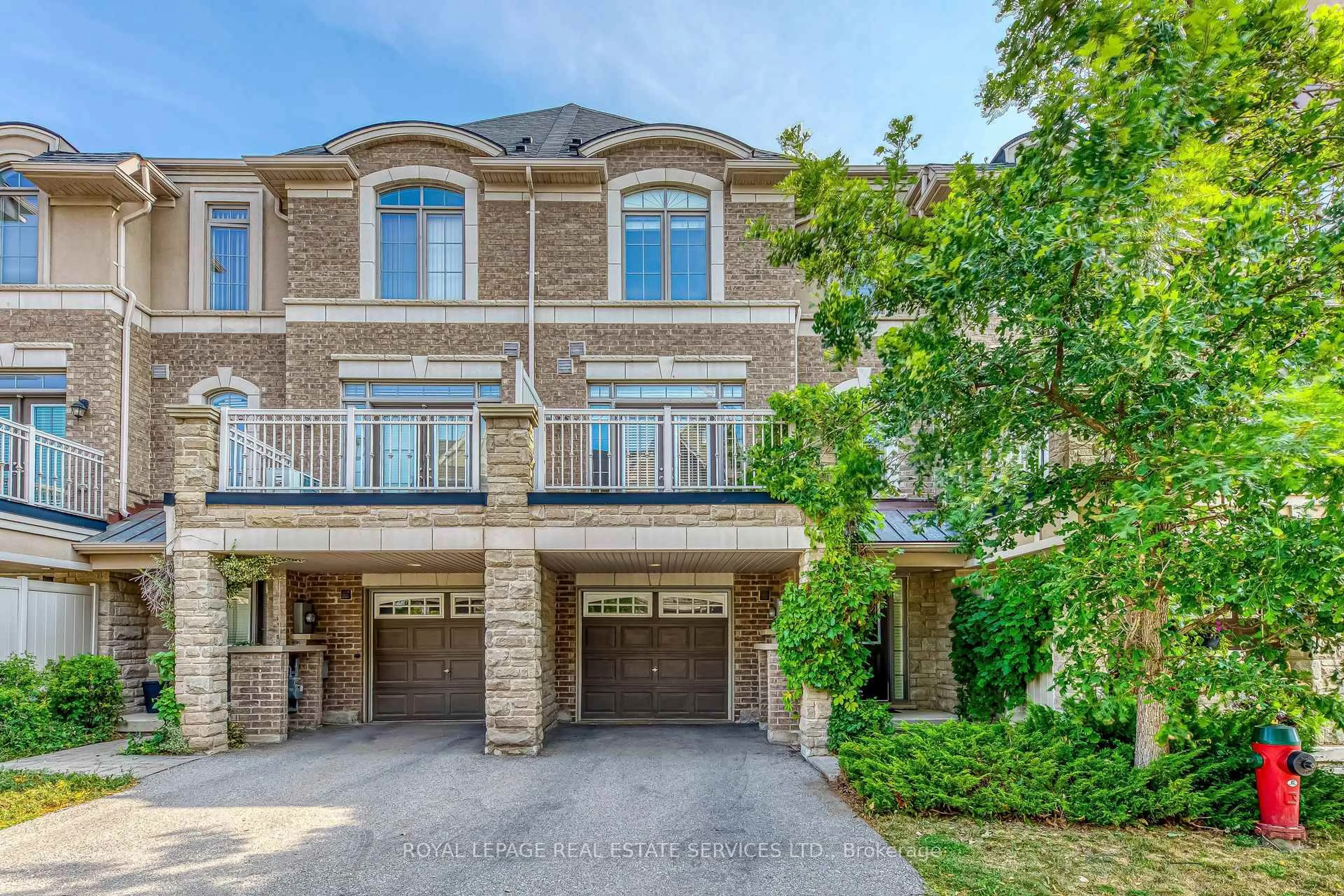 Home with brick exterior material, street for 2435 GREENWICH Dr #12, Oakville Ontario L6M 0S4
