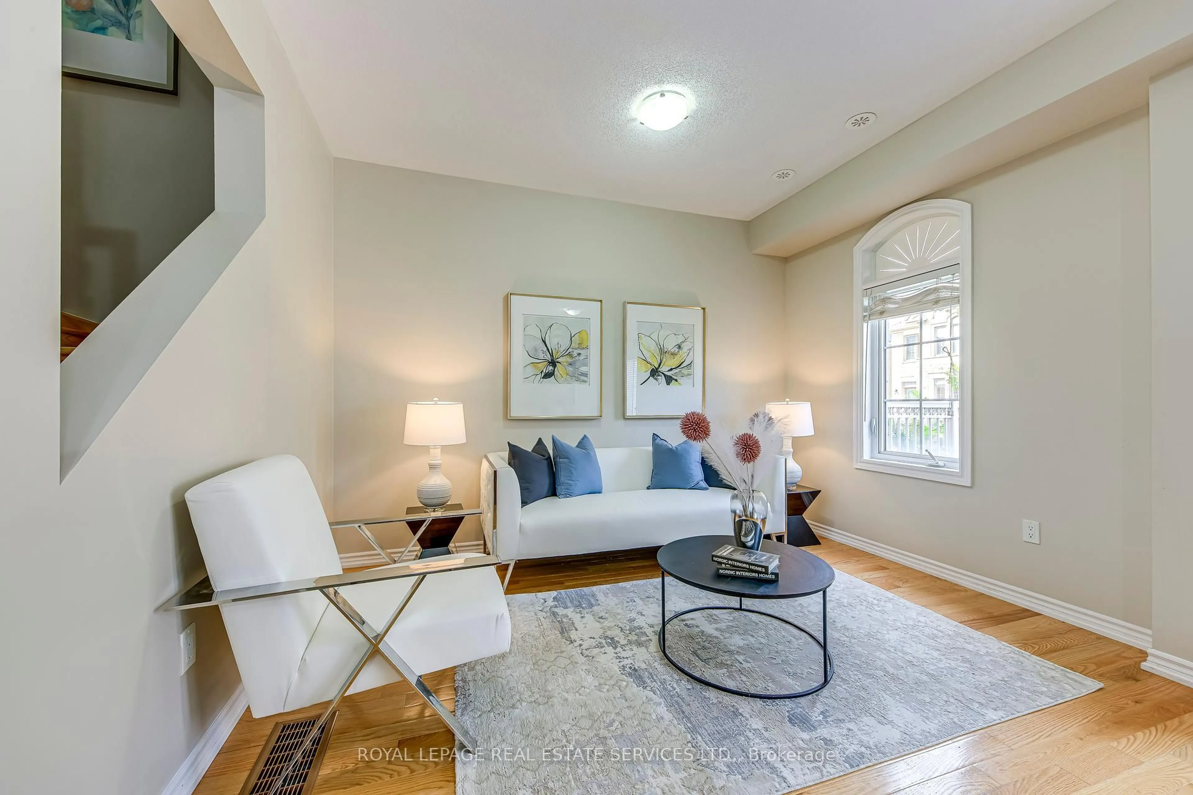 Living room with furniture, unknown for 2435 GREENWICH Dr #12, Oakville Ontario L6M 0S4