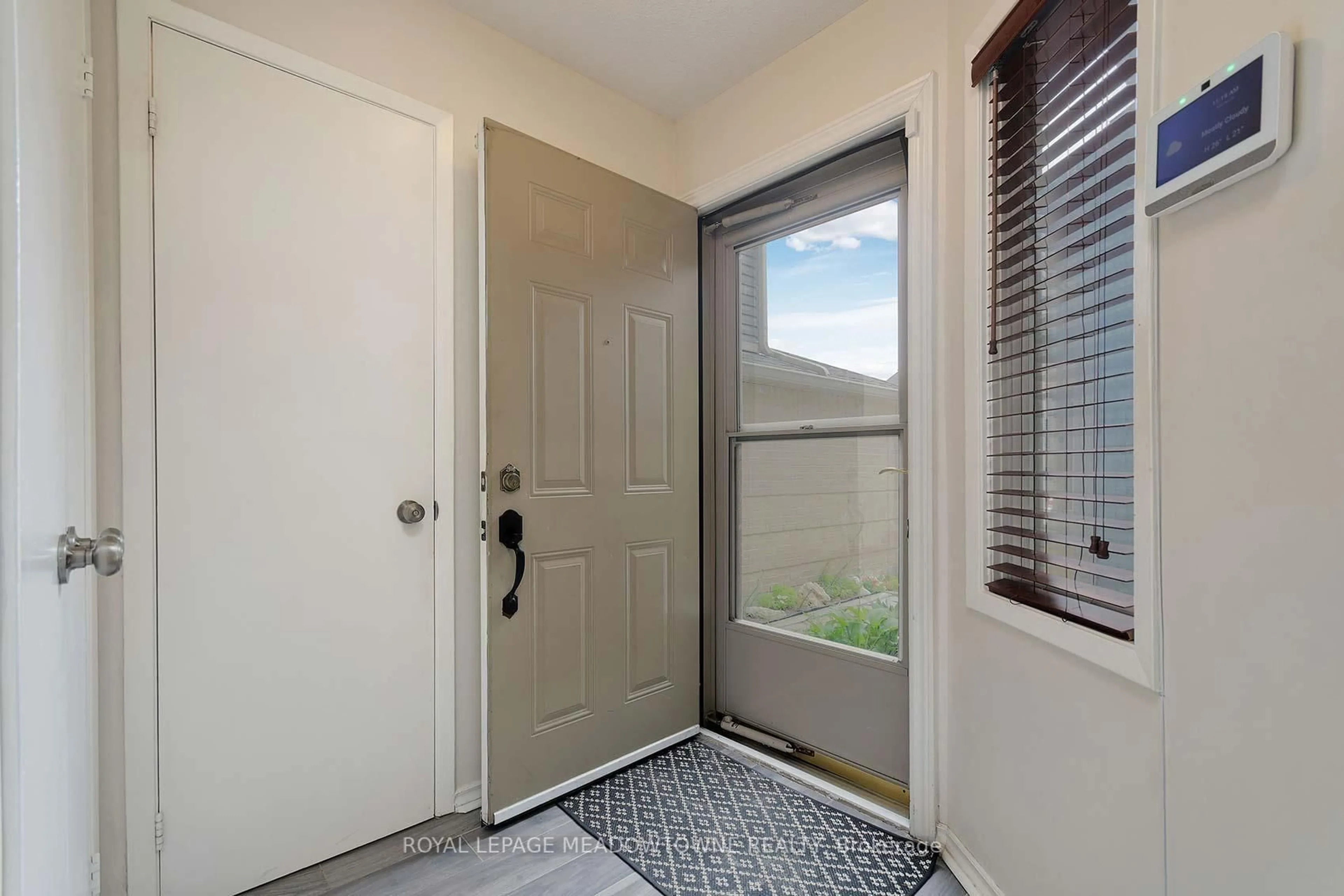 Indoor entryway for 3600 Colonial Dr #2, Mississauga Ontario L5L 5P5
