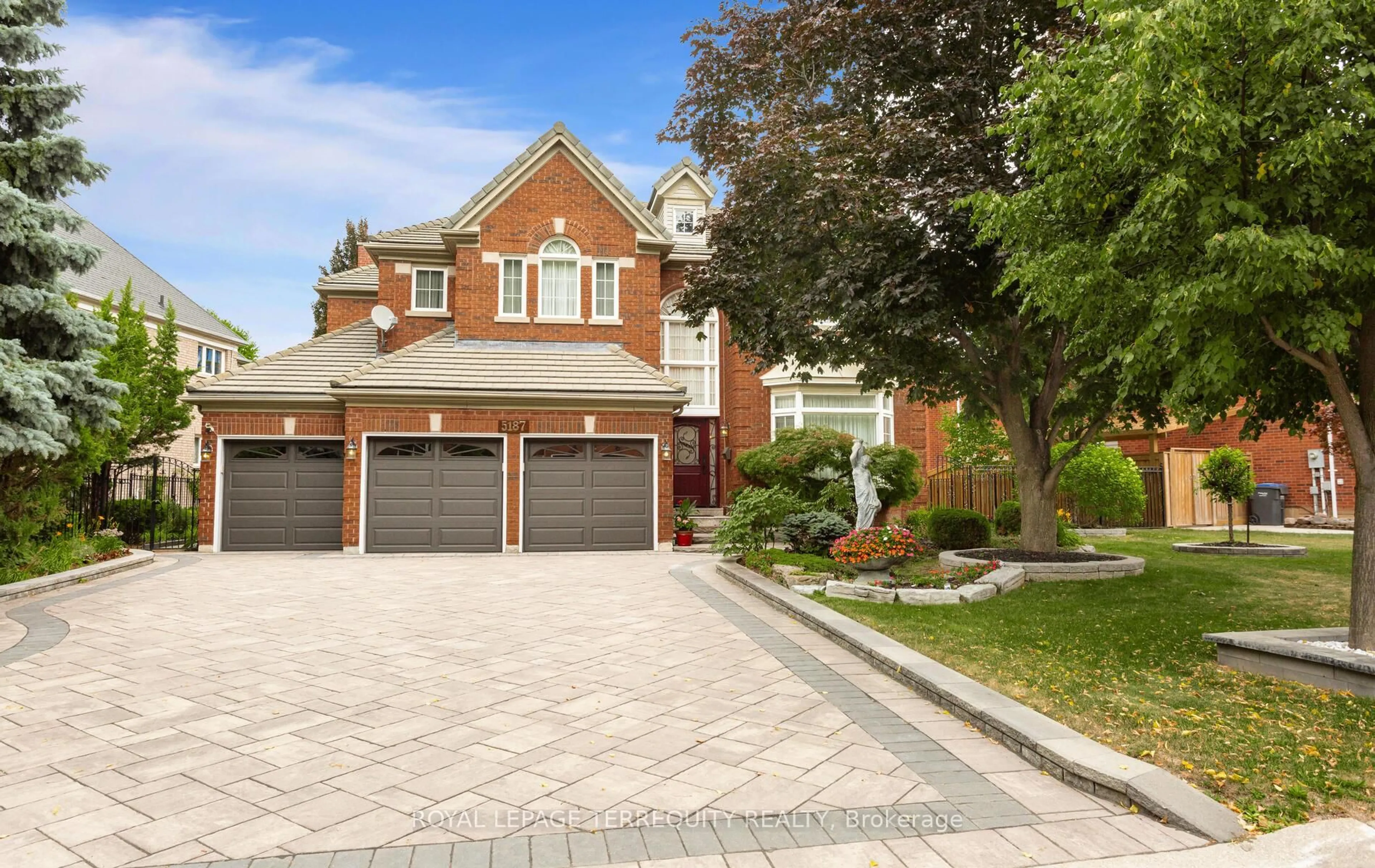 Home with brick exterior material, street for 5187 Forest Ridge Dr, Mississauga Ontario L5M 5B3