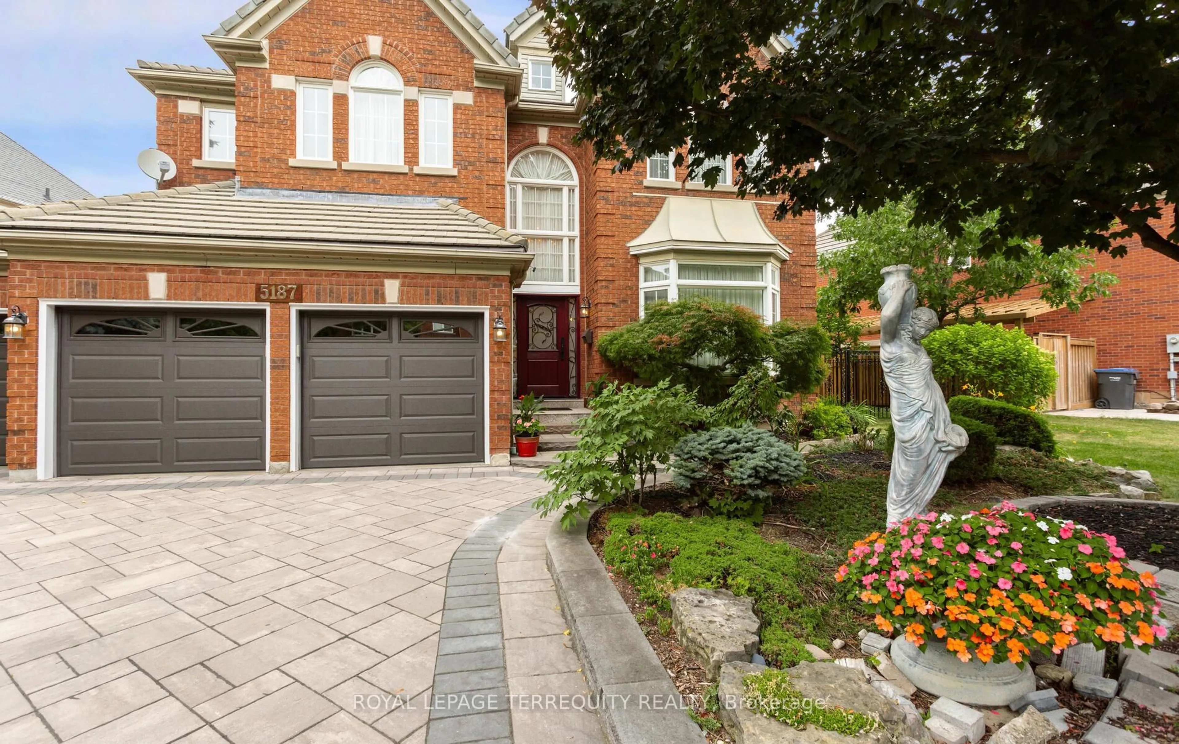 Home with brick exterior material, street for 5187 Forest Ridge Dr, Mississauga Ontario L5M 5B3