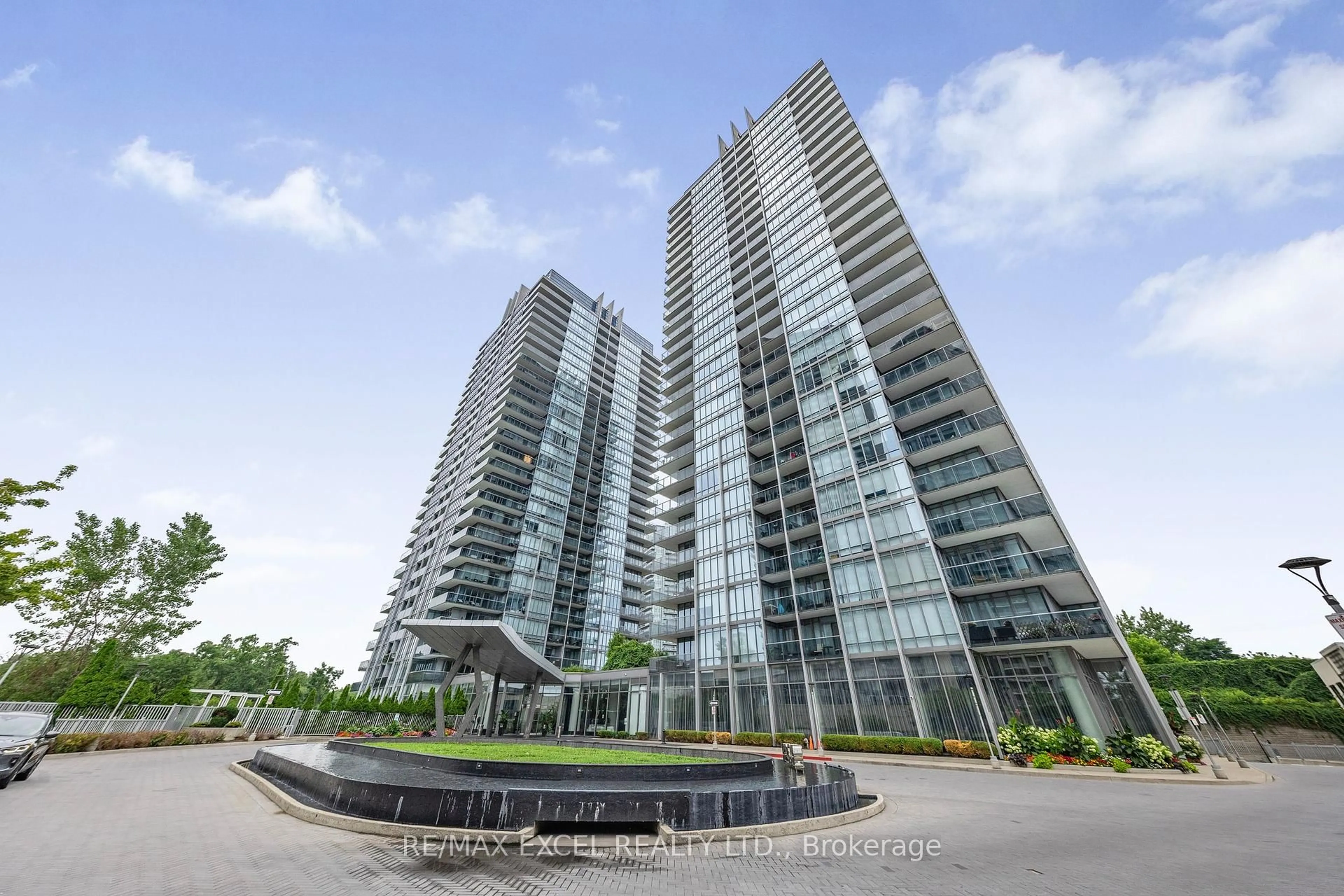 Indoor foyer for 88 Park Lawn Rd #2008, Toronto Ontario M8Y 0B5