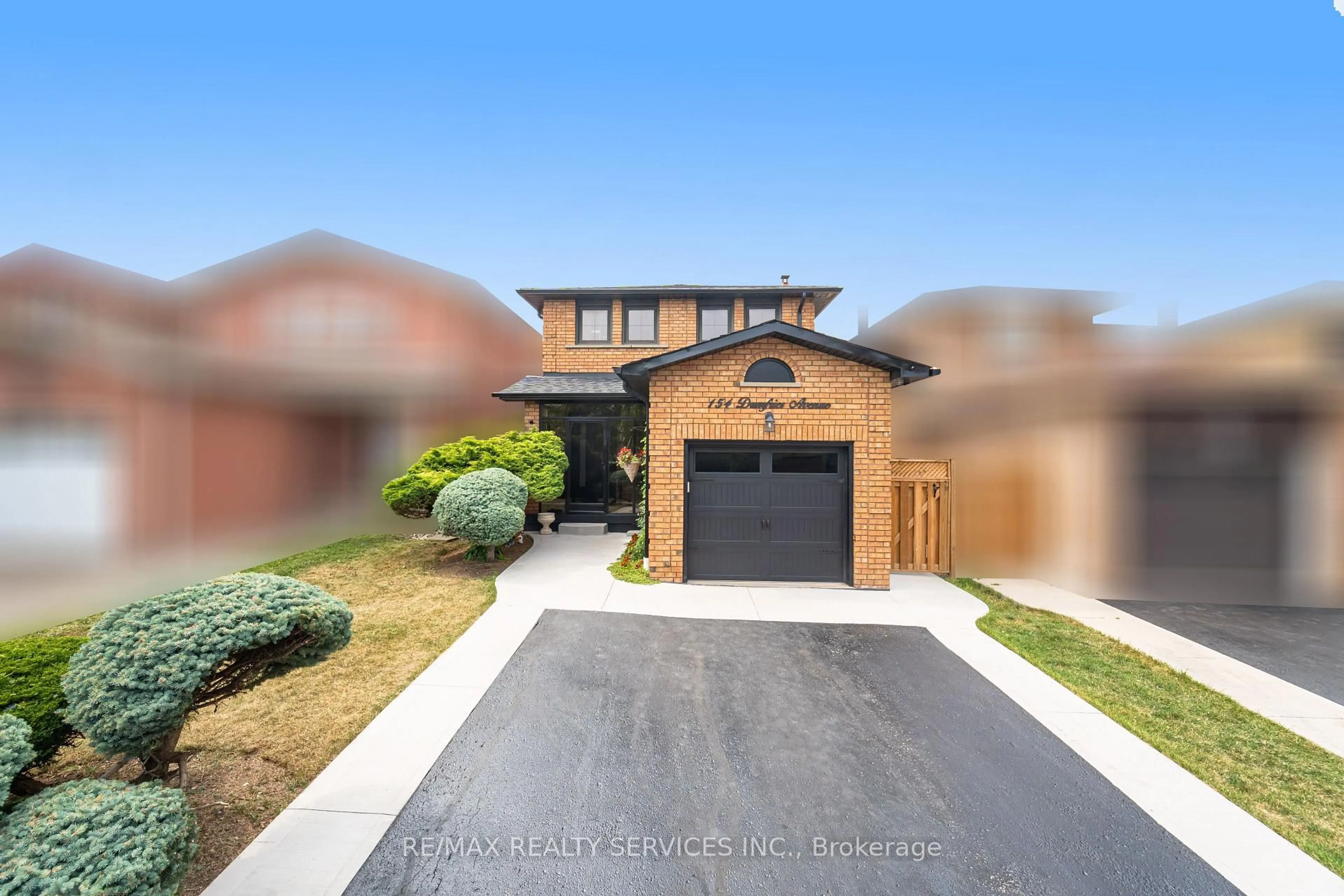Home with brick exterior material, street for 154 Dumfries Ave, Brampton Ontario L6Z 2W8