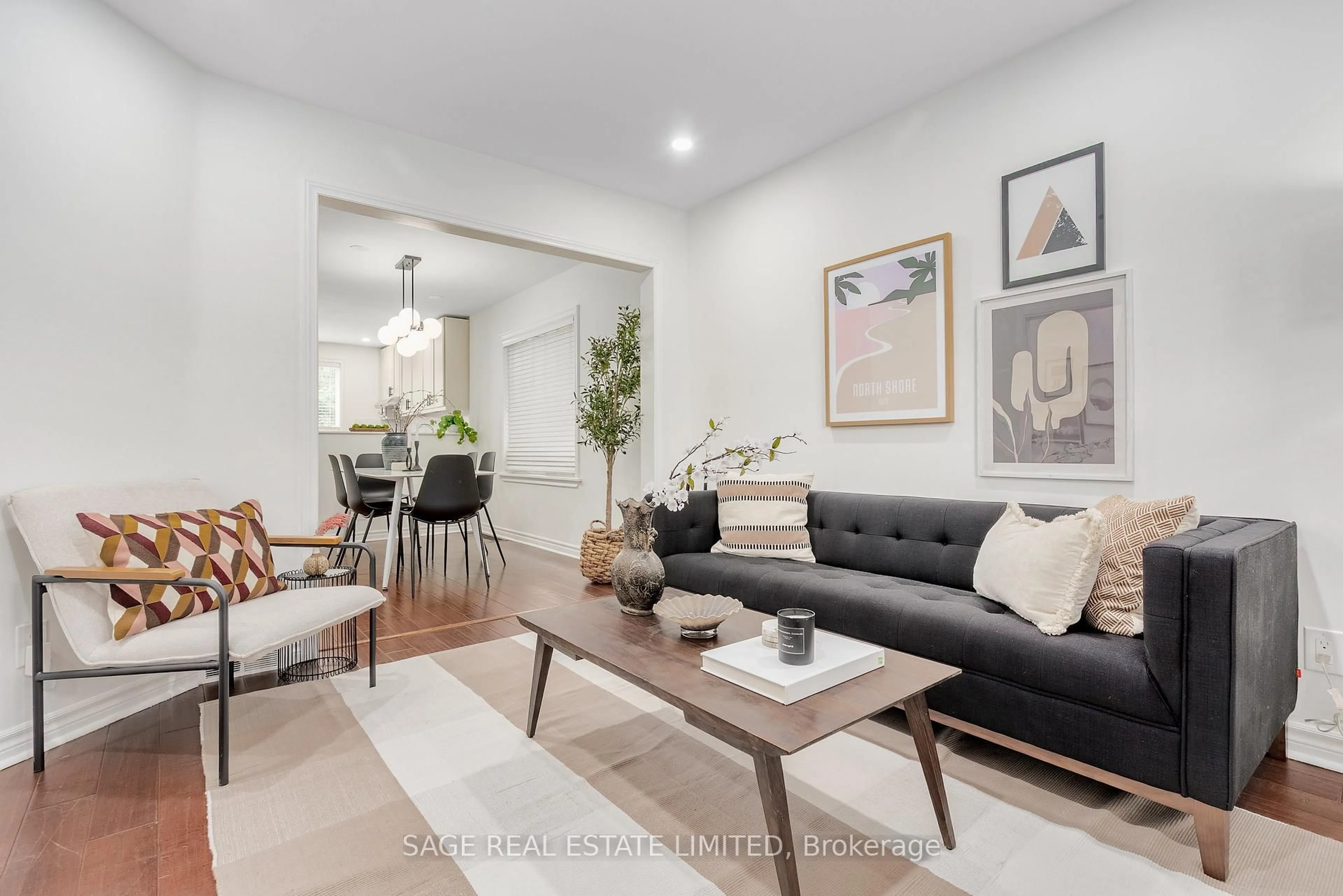 Living room with furniture, unknown for 253 McRoberts Ave, Toronto Ontario M6E 4P3