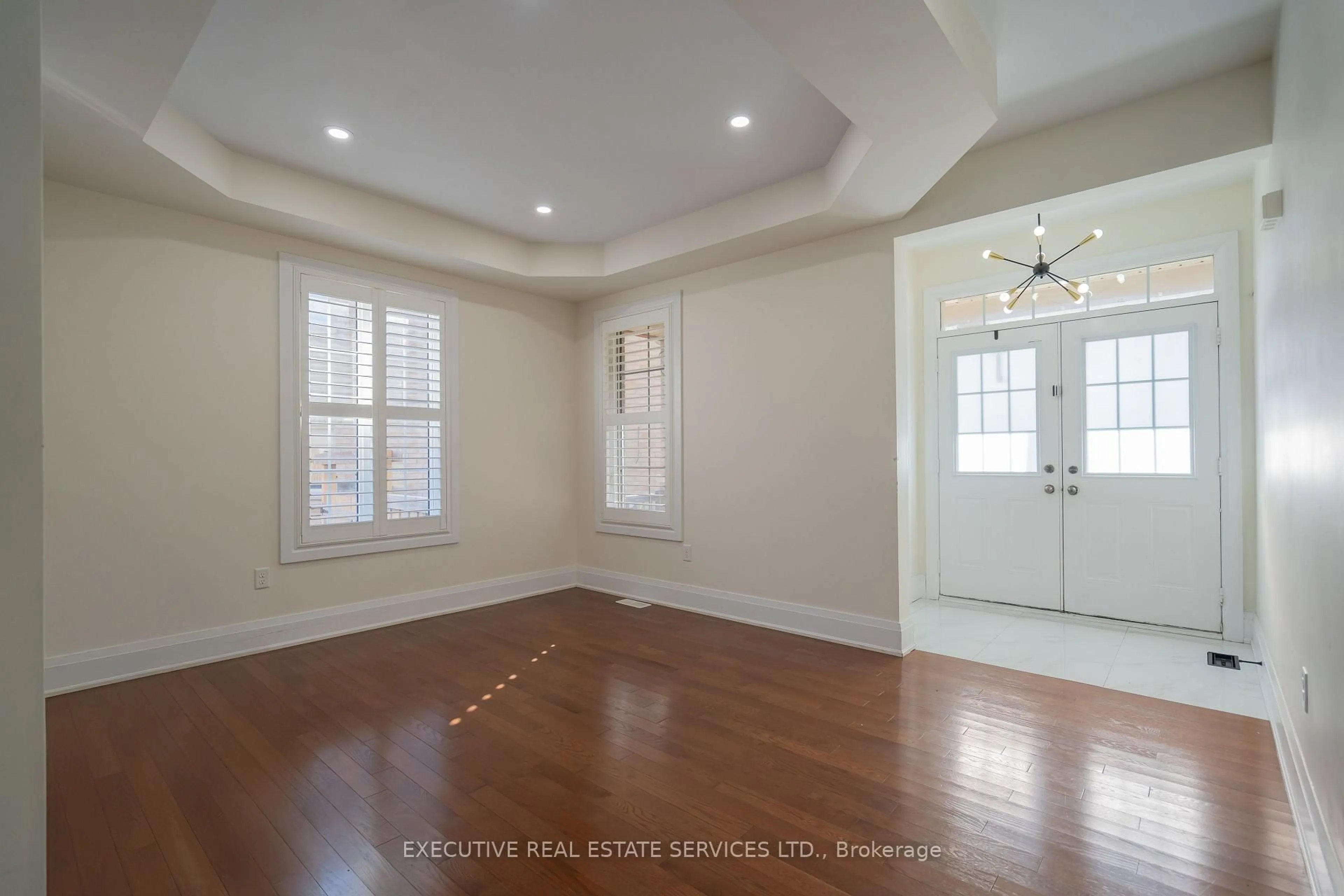Indoor entryway for 11 Goodsway Tr, Brampton Ontario L7A 4A3