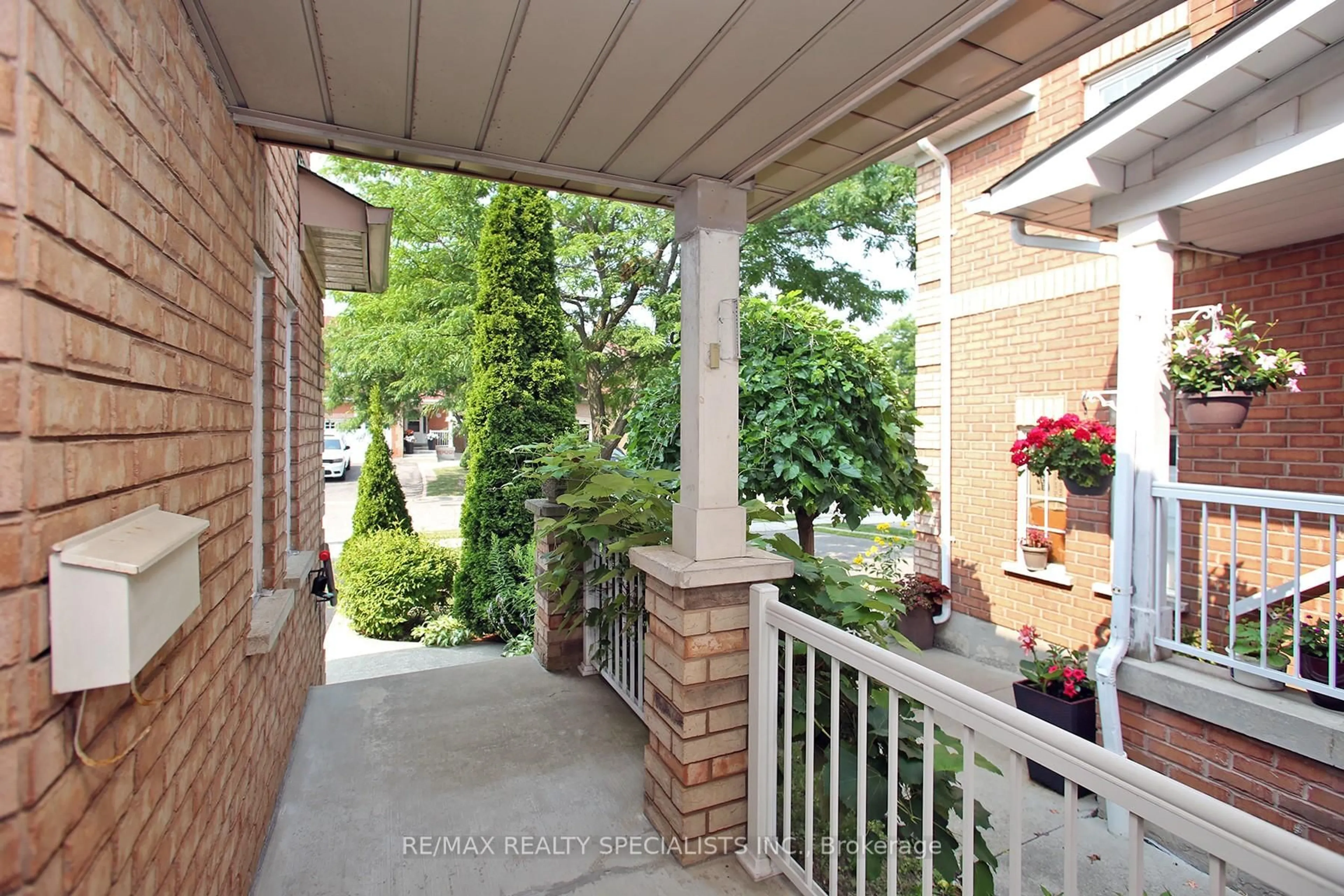 Patio, street for 5 Todmorden Dr, Brampton Ontario L7A 1M5