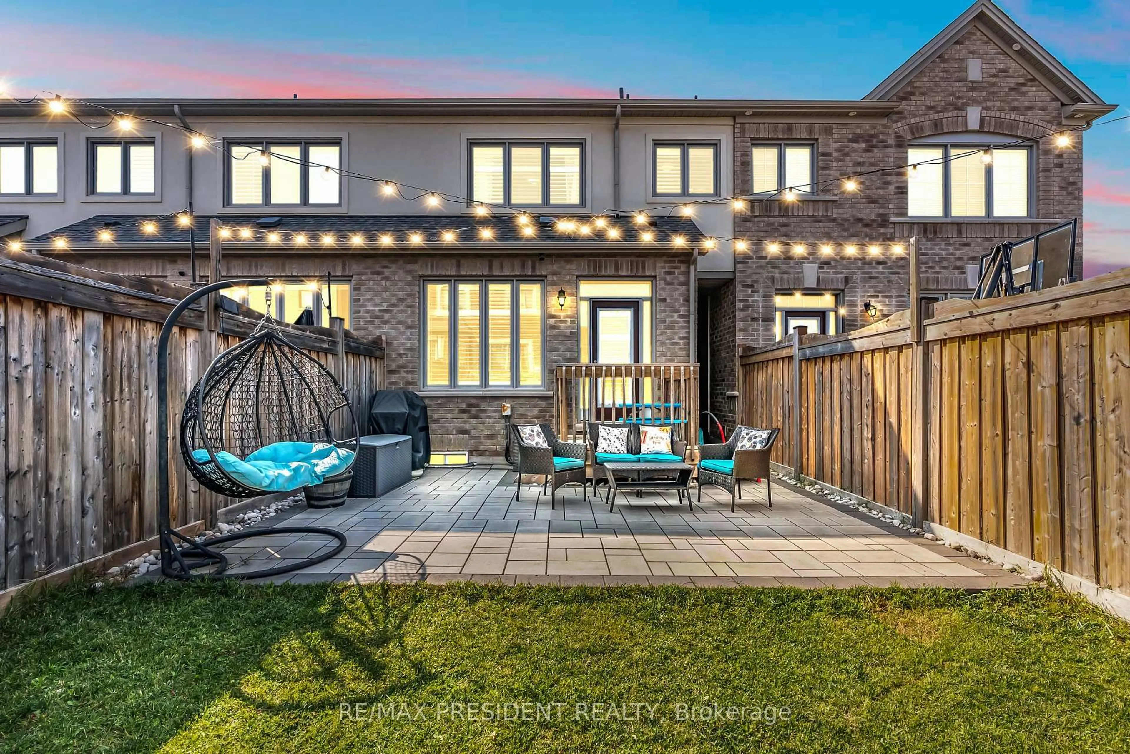 Patio, street for 4 Temple Manor Rd, Brampton Ontario L6Y 6C5