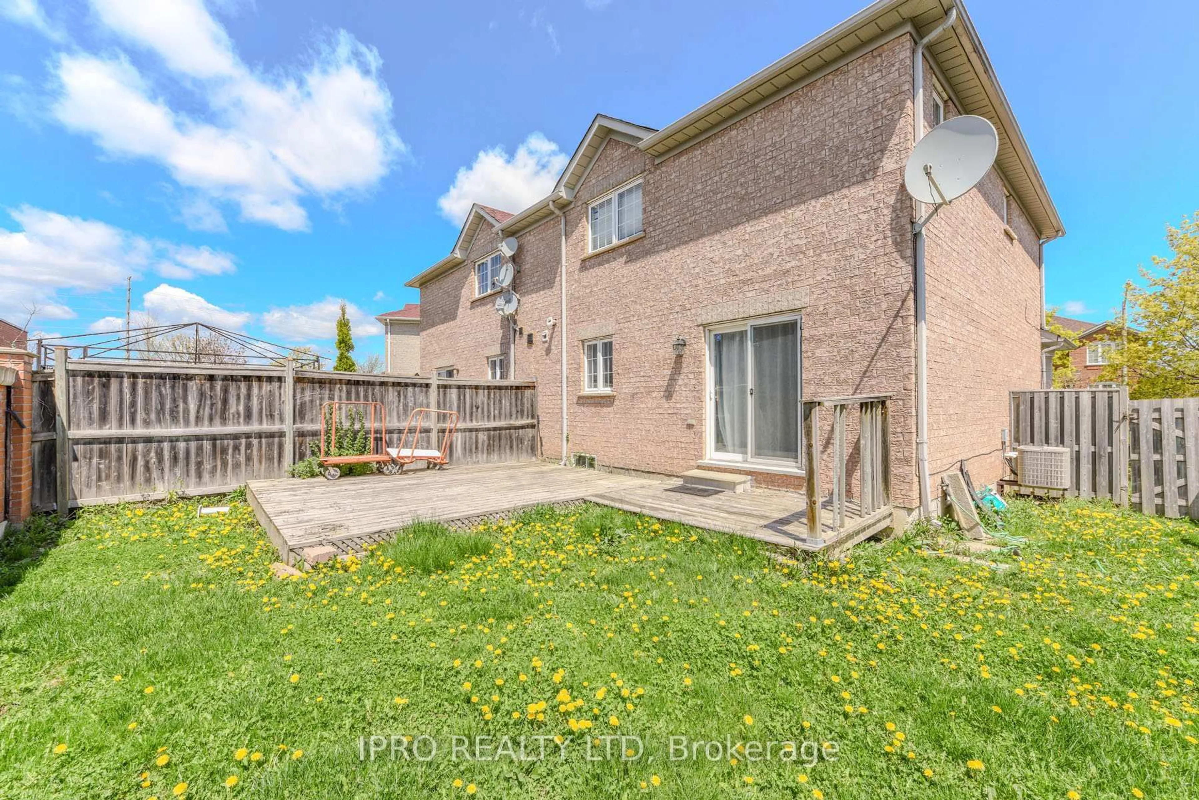 Patio, street for 12 Bramcedar Cres, Brampton Ontario L7A 1T1